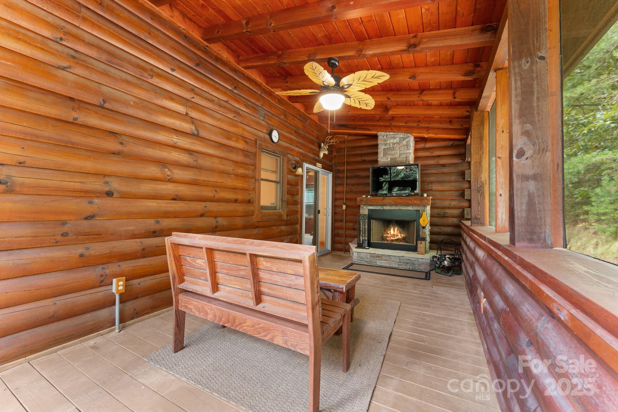 80 Slow Lane Property Photo 16