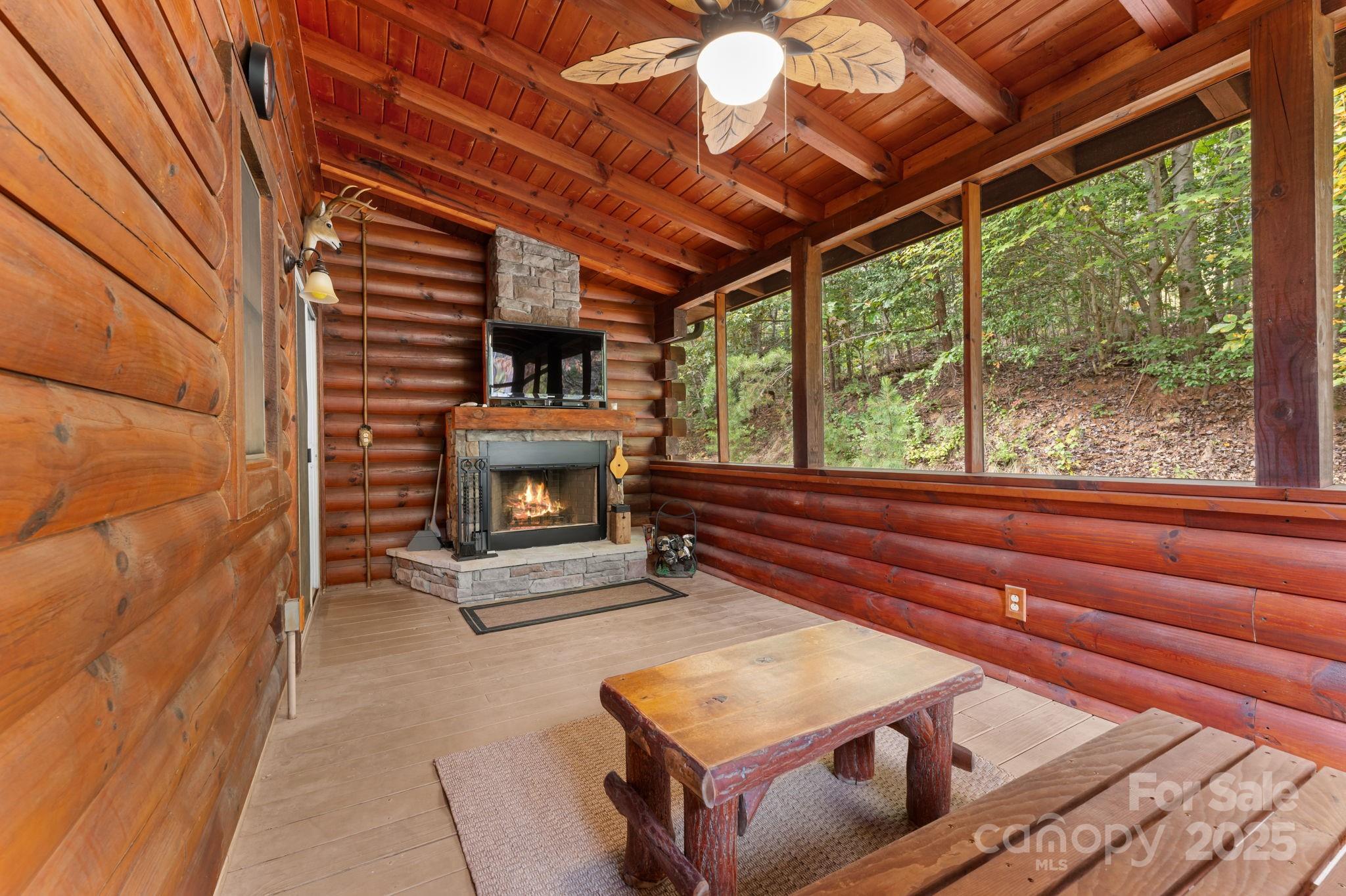 80 Slow Lane Property Photo 17