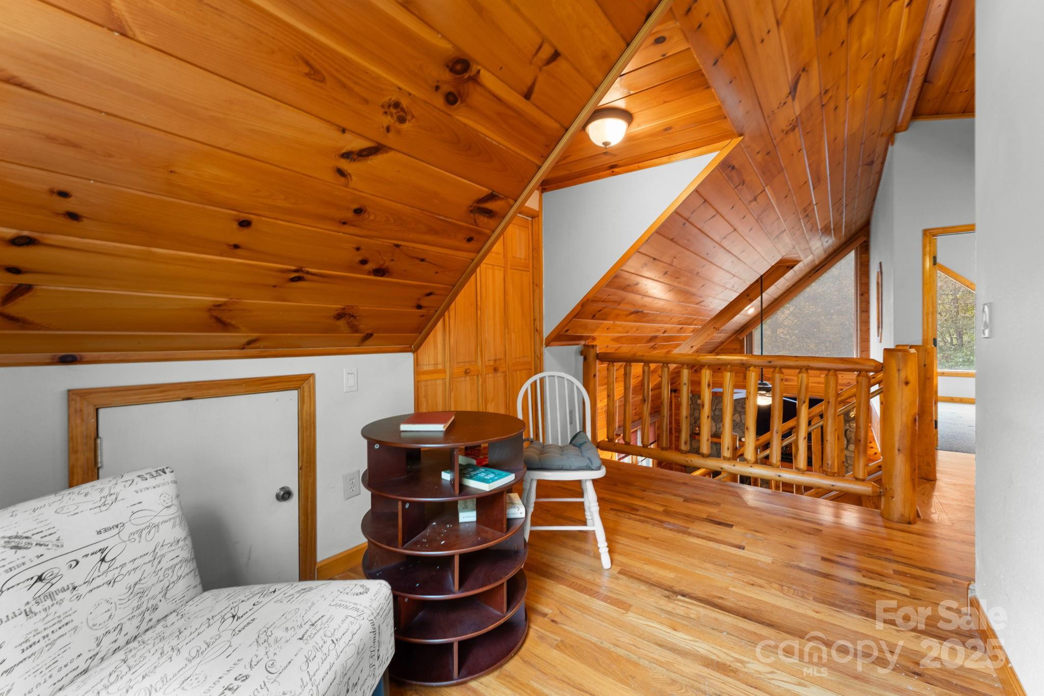 80 Slow Lane Property Photo 27