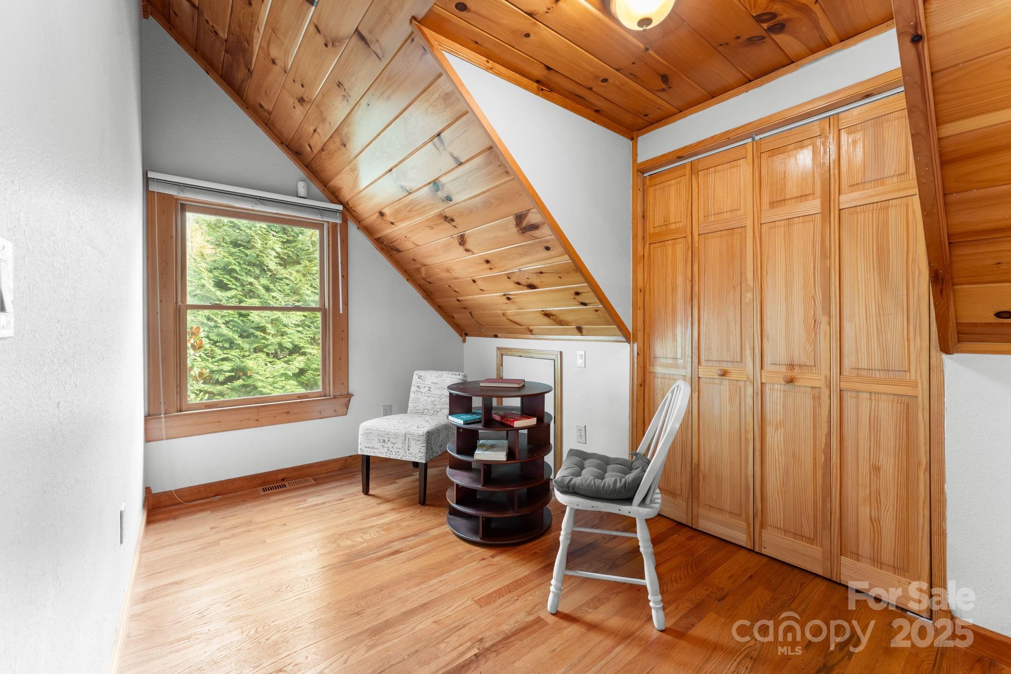 80 Slow Lane Property Photo 28