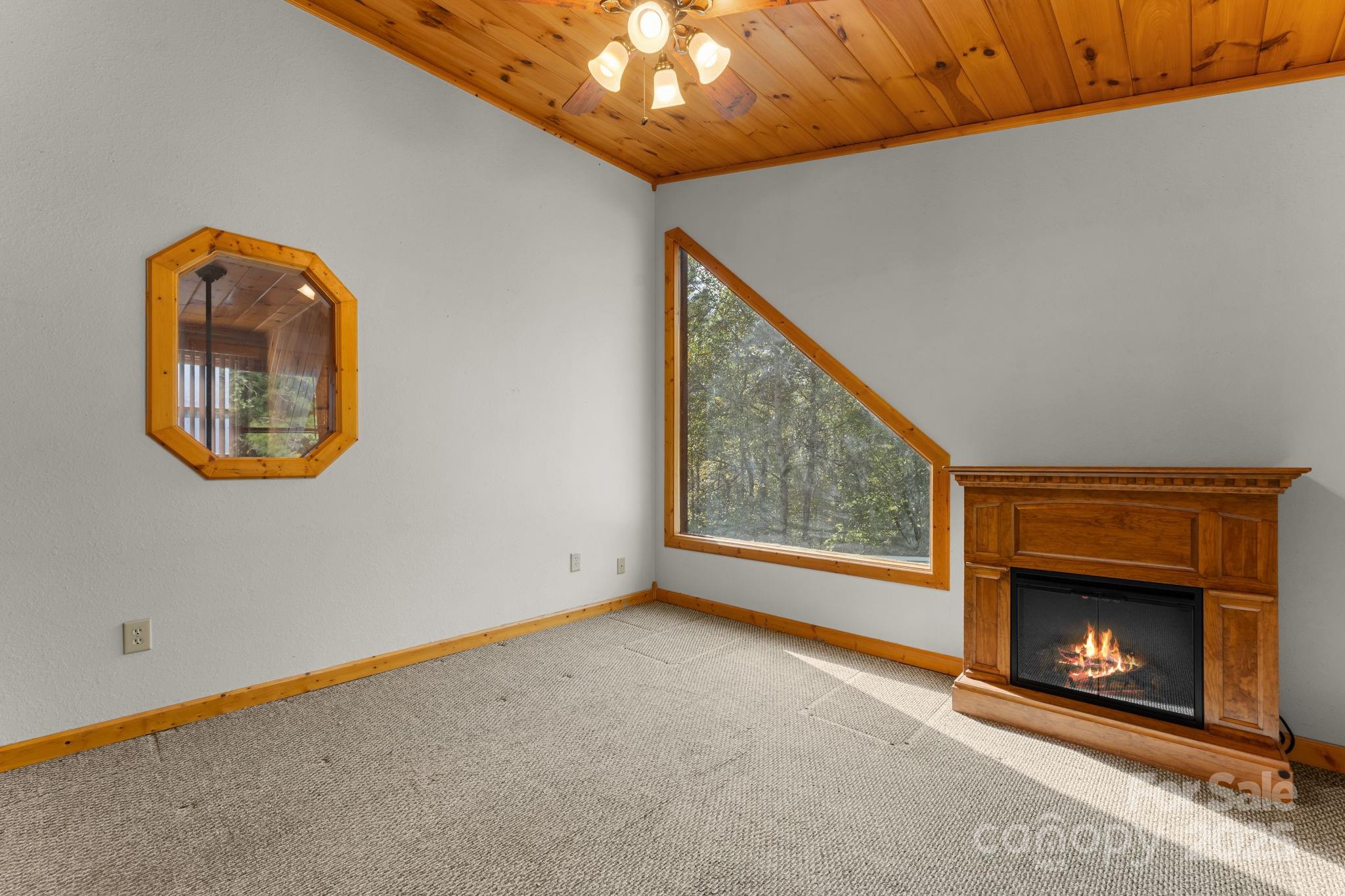 80 Slow Lane Property Photo 33