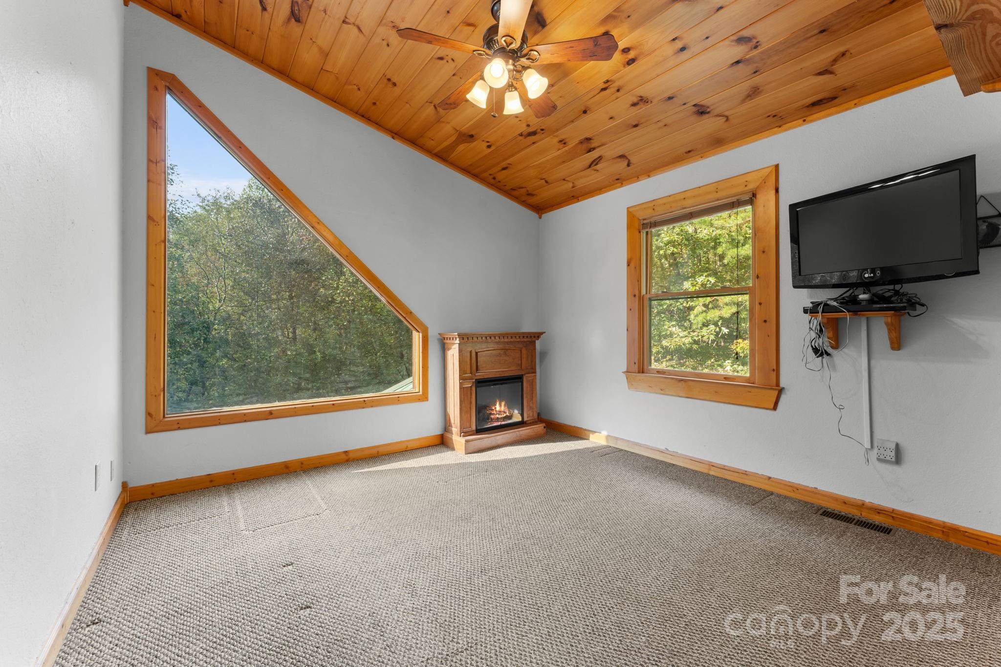 80 Slow Lane Property Photo 34