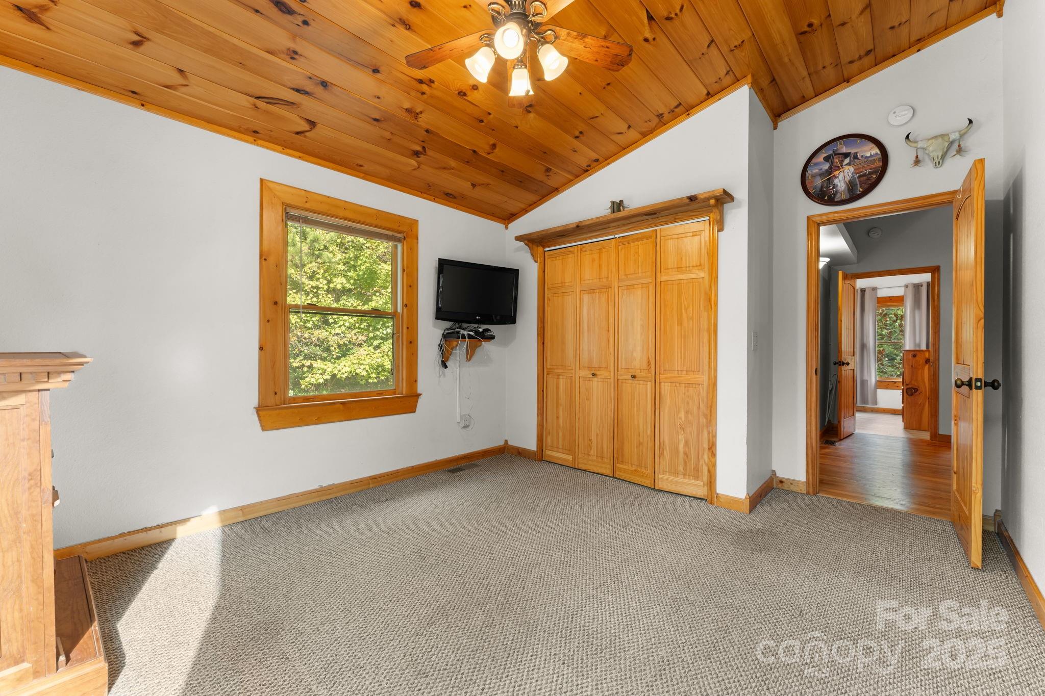 80 Slow Lane Property Photo 36
