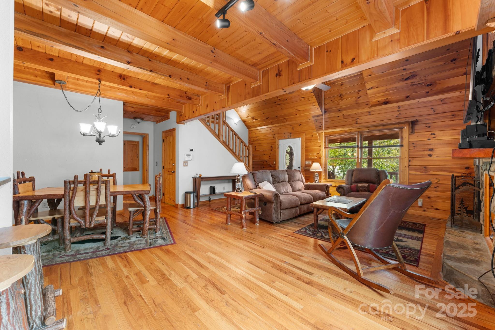 80 Slow Lane Property Photo 37