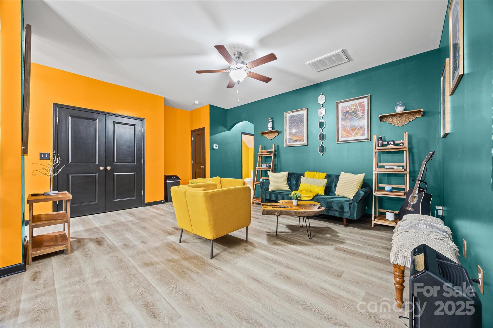 8105 Alderton Lane Property Photo 6