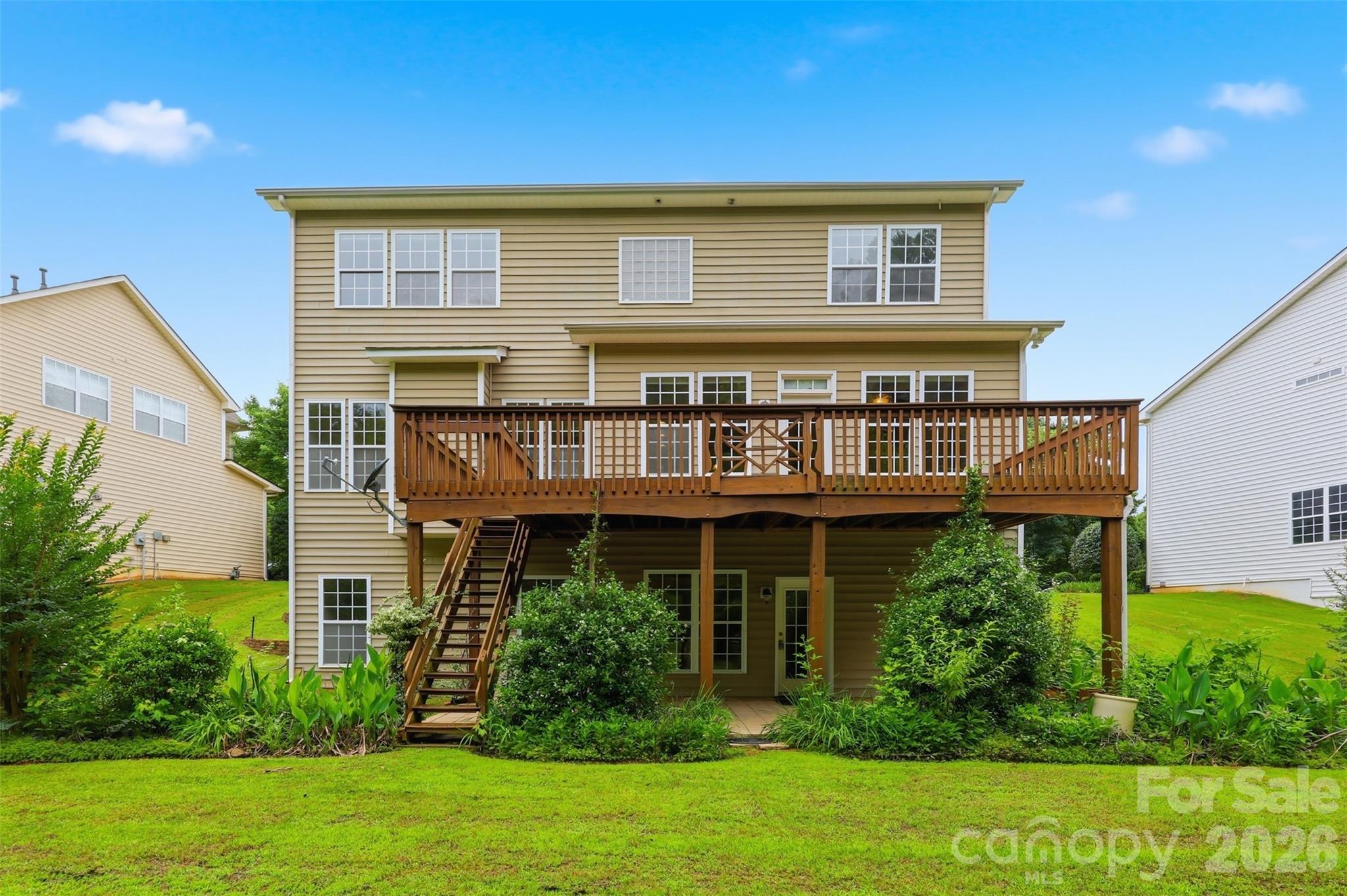 878 Treasure Court Property Photo 3