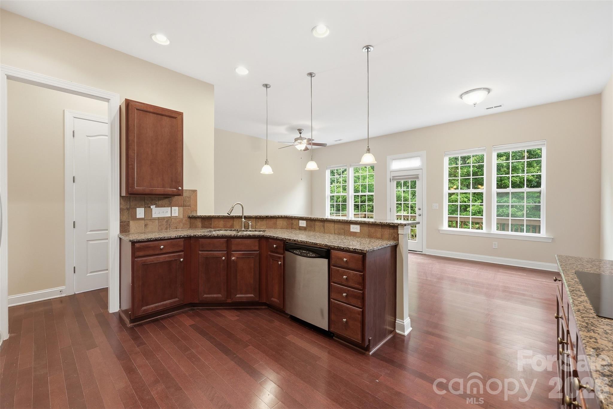 878 Treasure Court Property Photo 12
