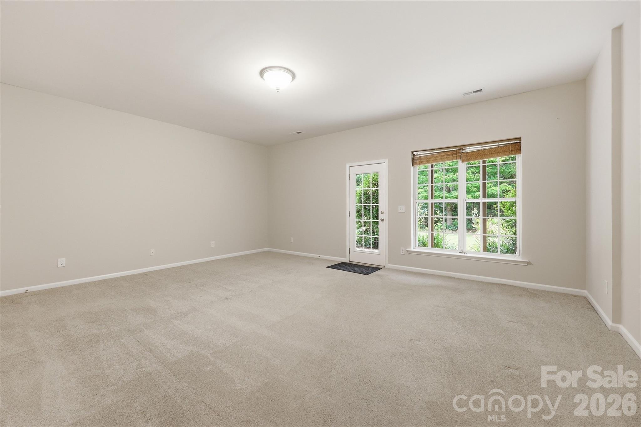 878 Treasure Court Property Photo 31