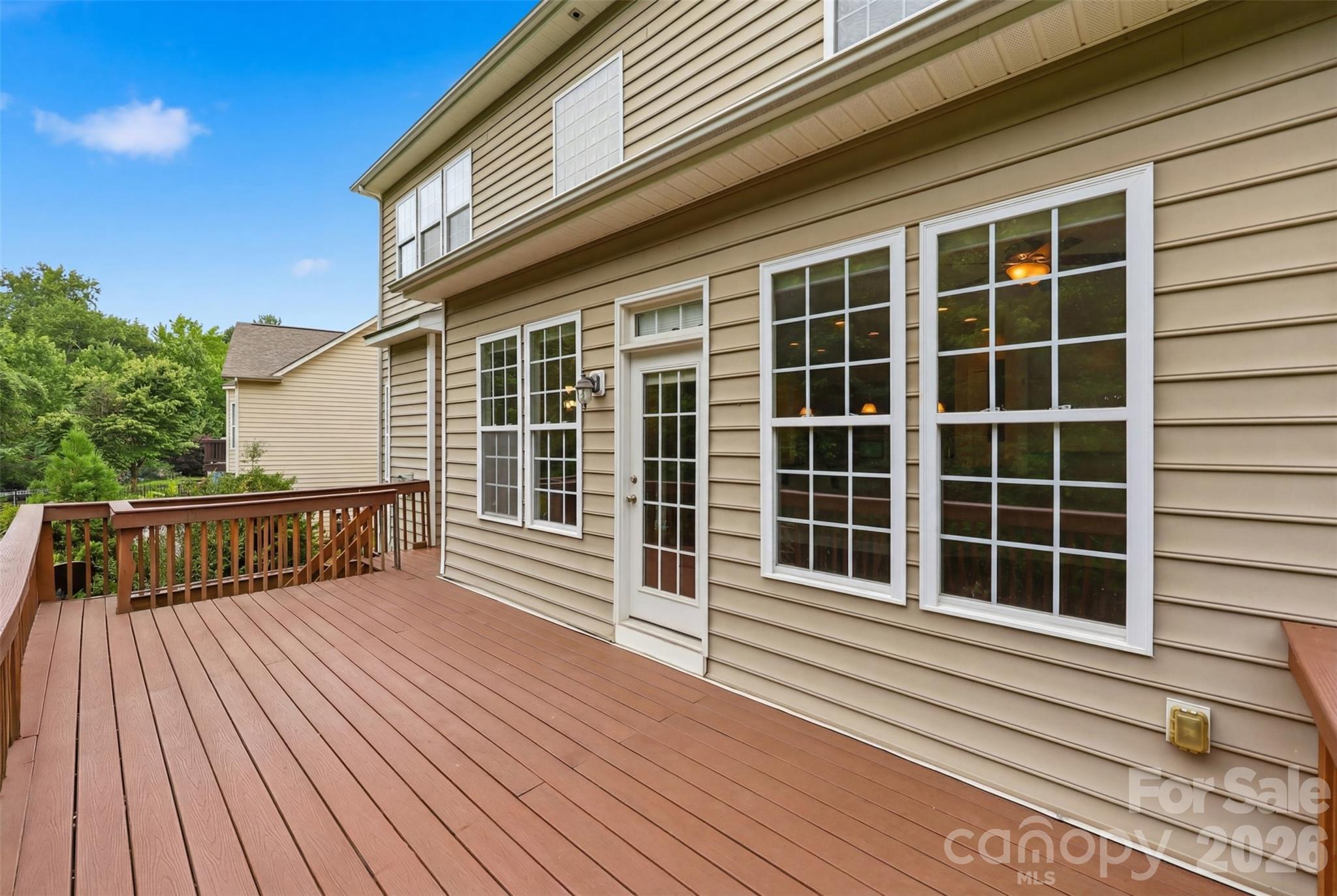 878 Treasure Court Property Photo 35