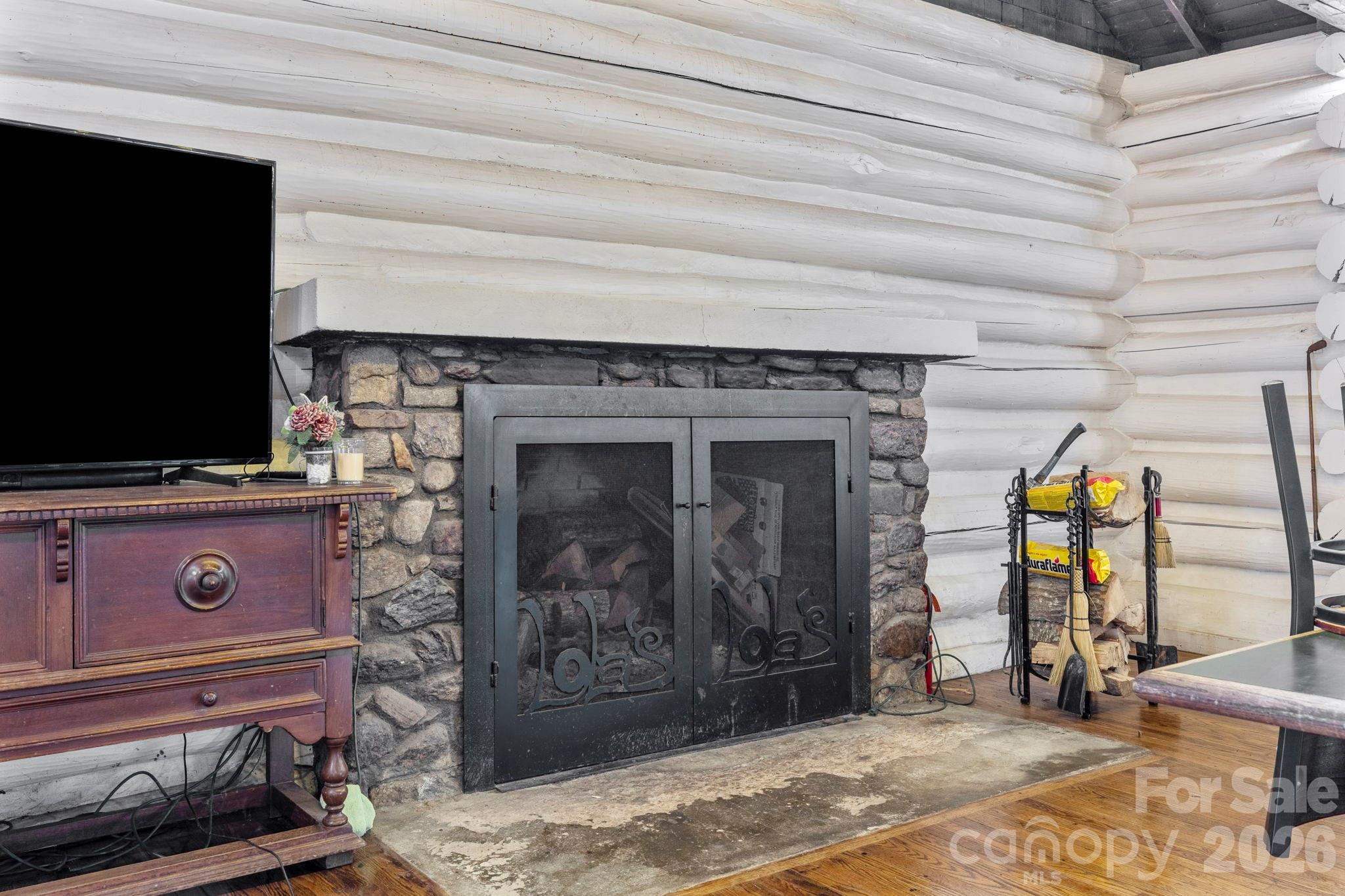 1196 N Country Club Road Property Photo 6