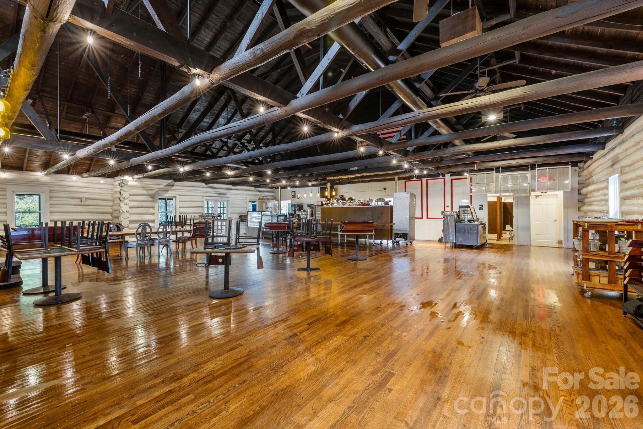 1196 N Country Club Road Property Photo 8