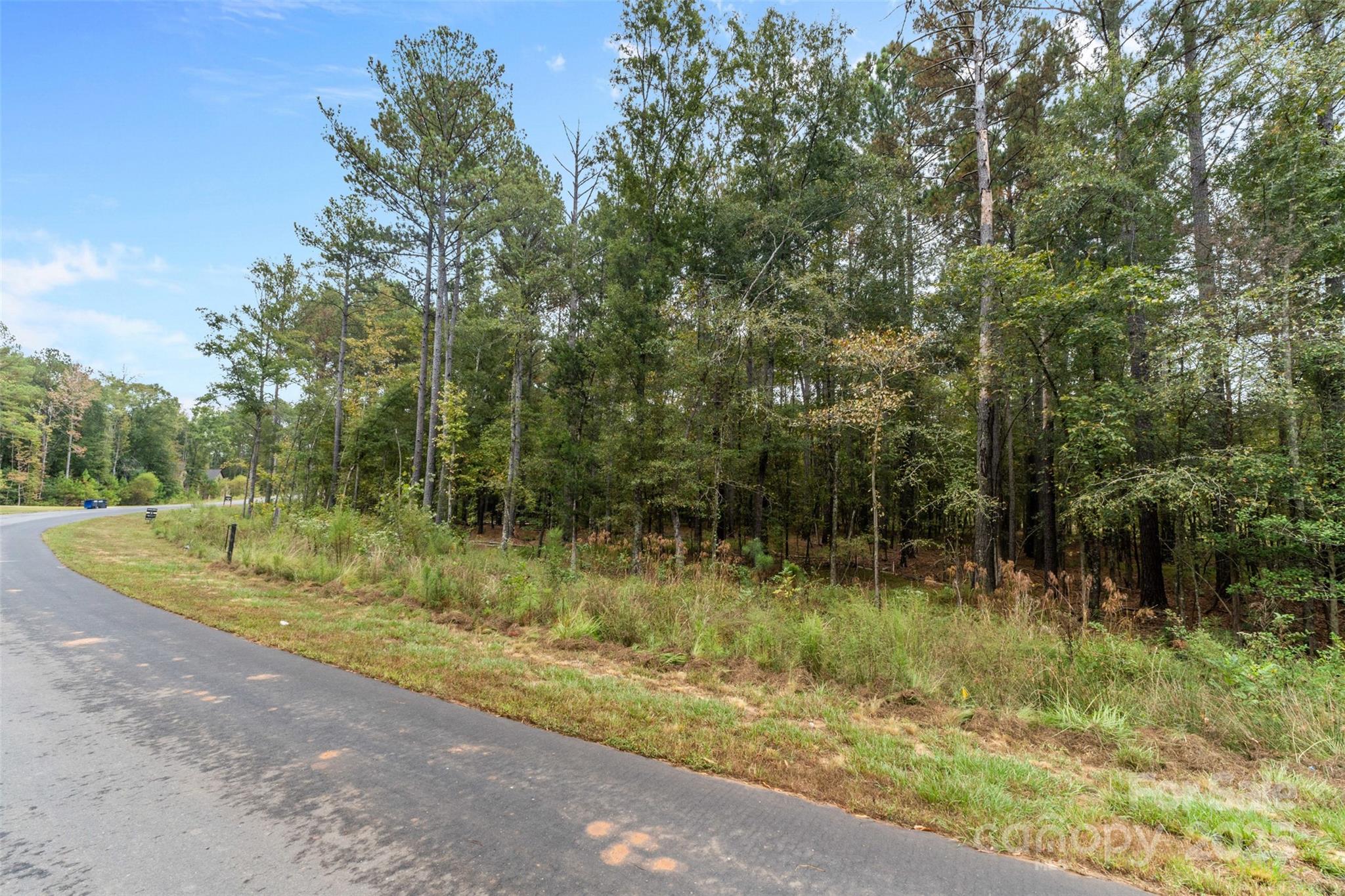 8090 Gulf Creek Road Property Photo 4