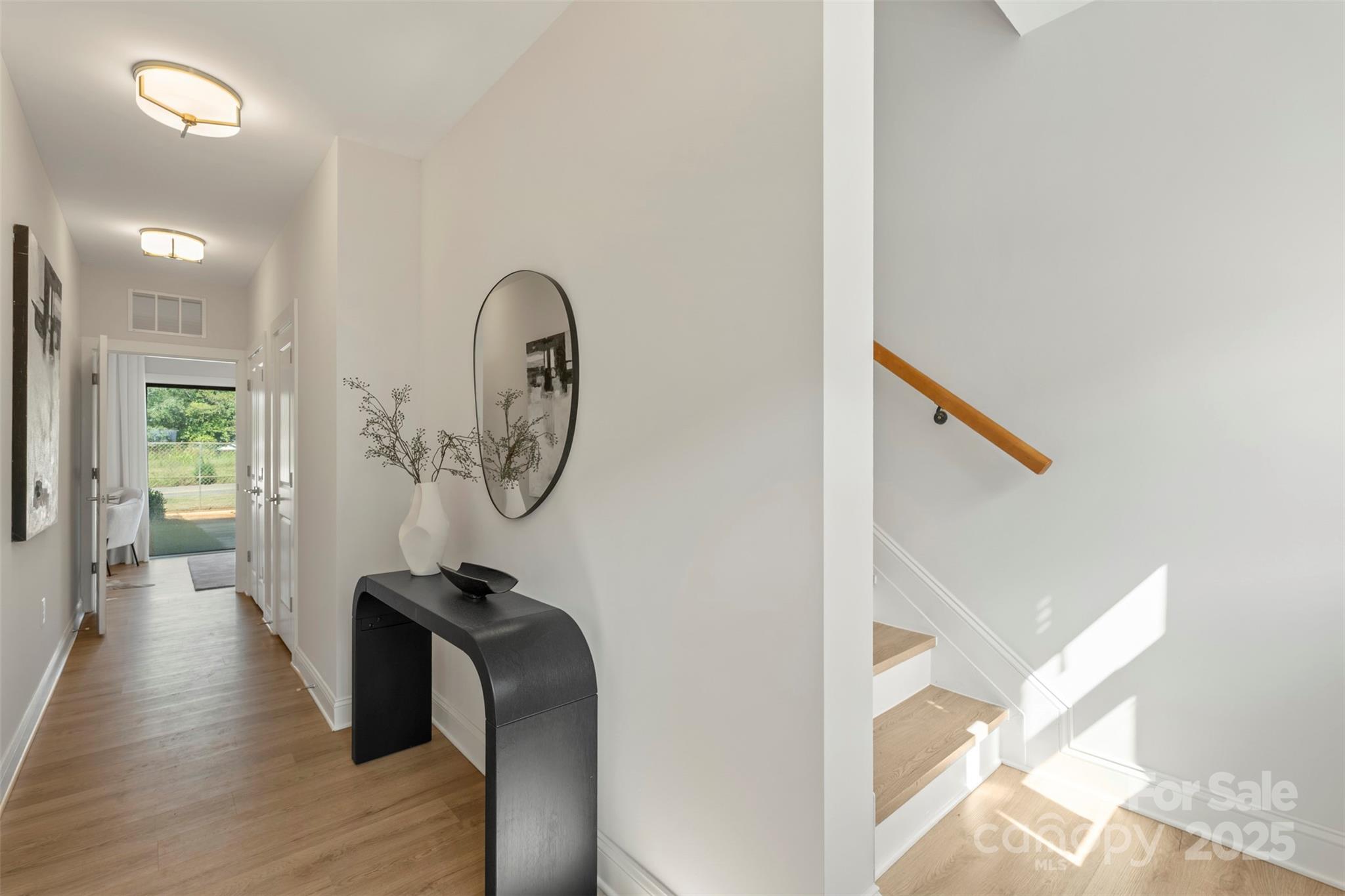 1120 Wonder Way Property Photo 3