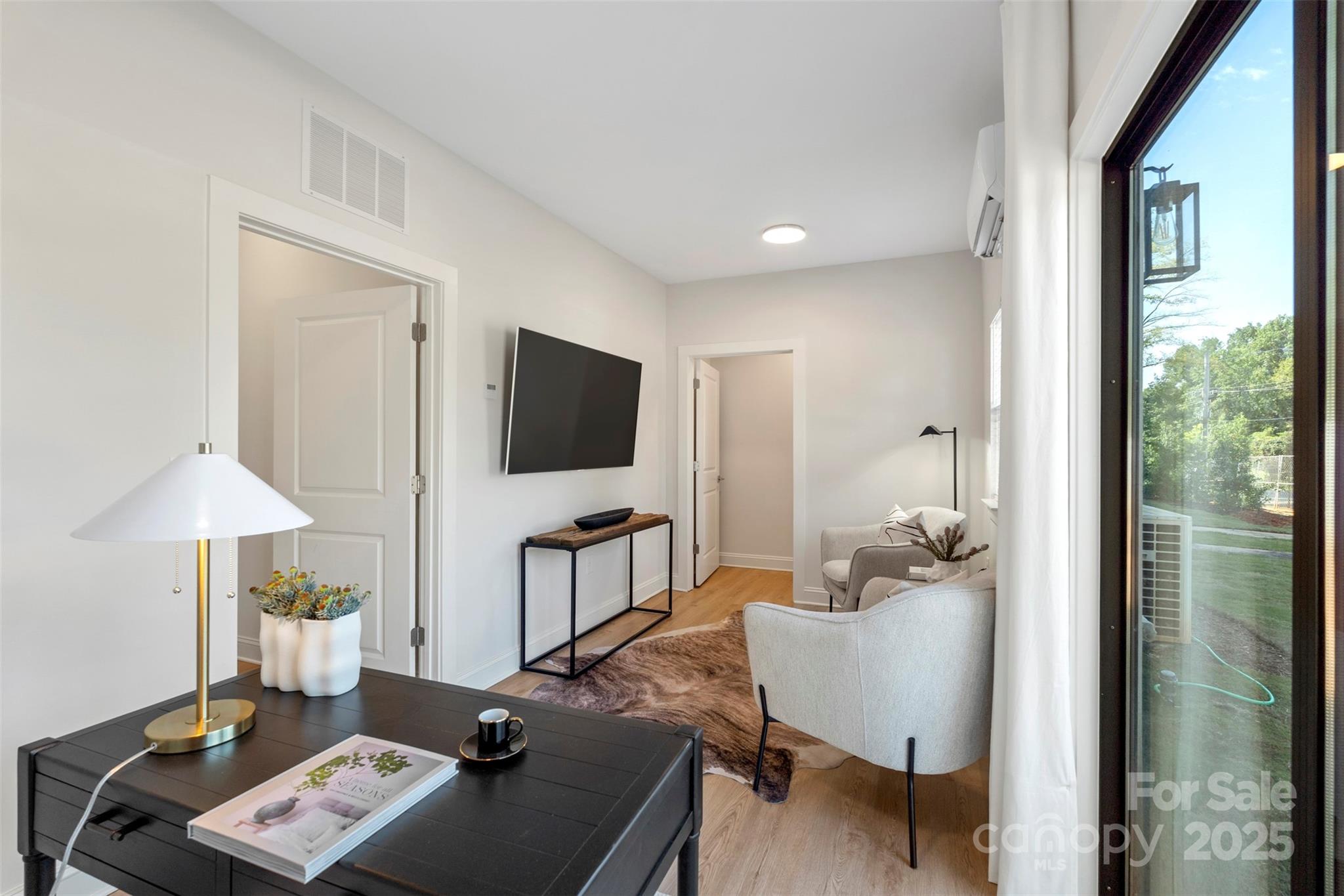 1120 Wonder Way Property Photo 5