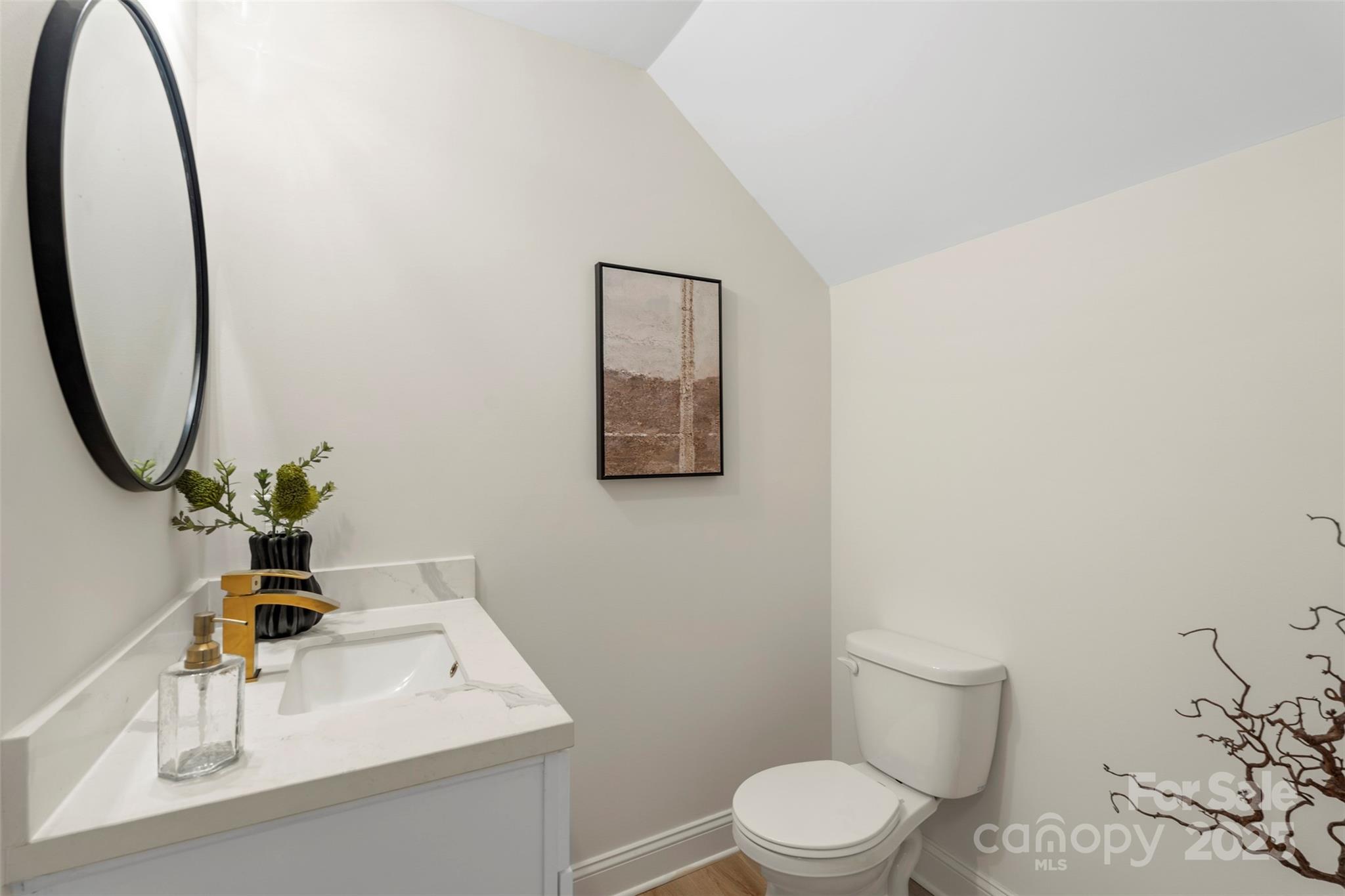 1120 Wonder Way Property Photo 8