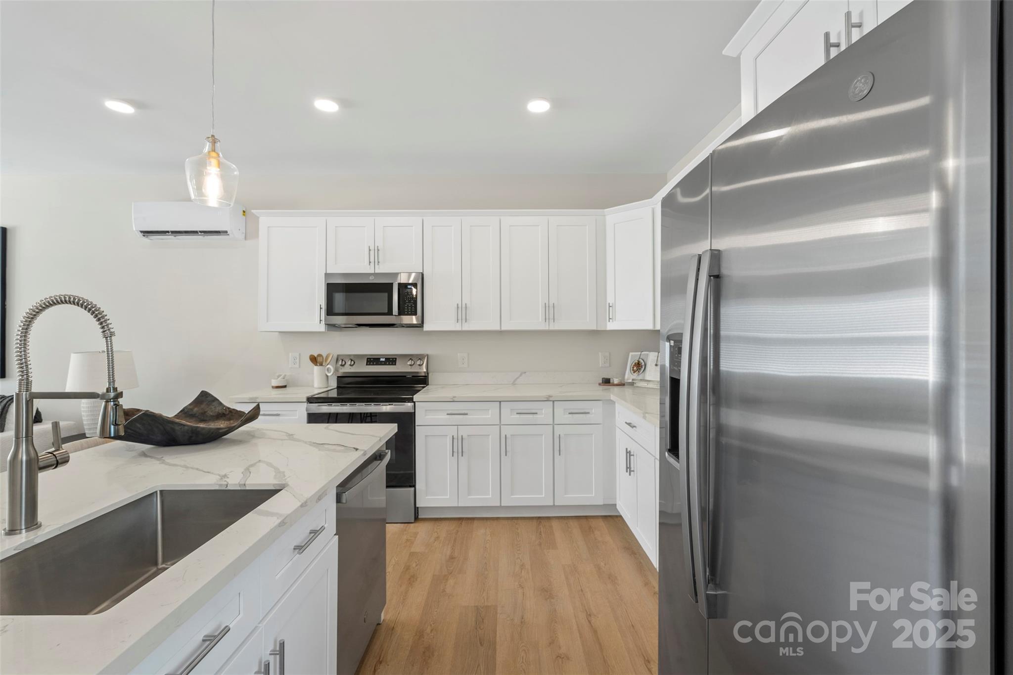 1120 Wonder Way Property Photo 12