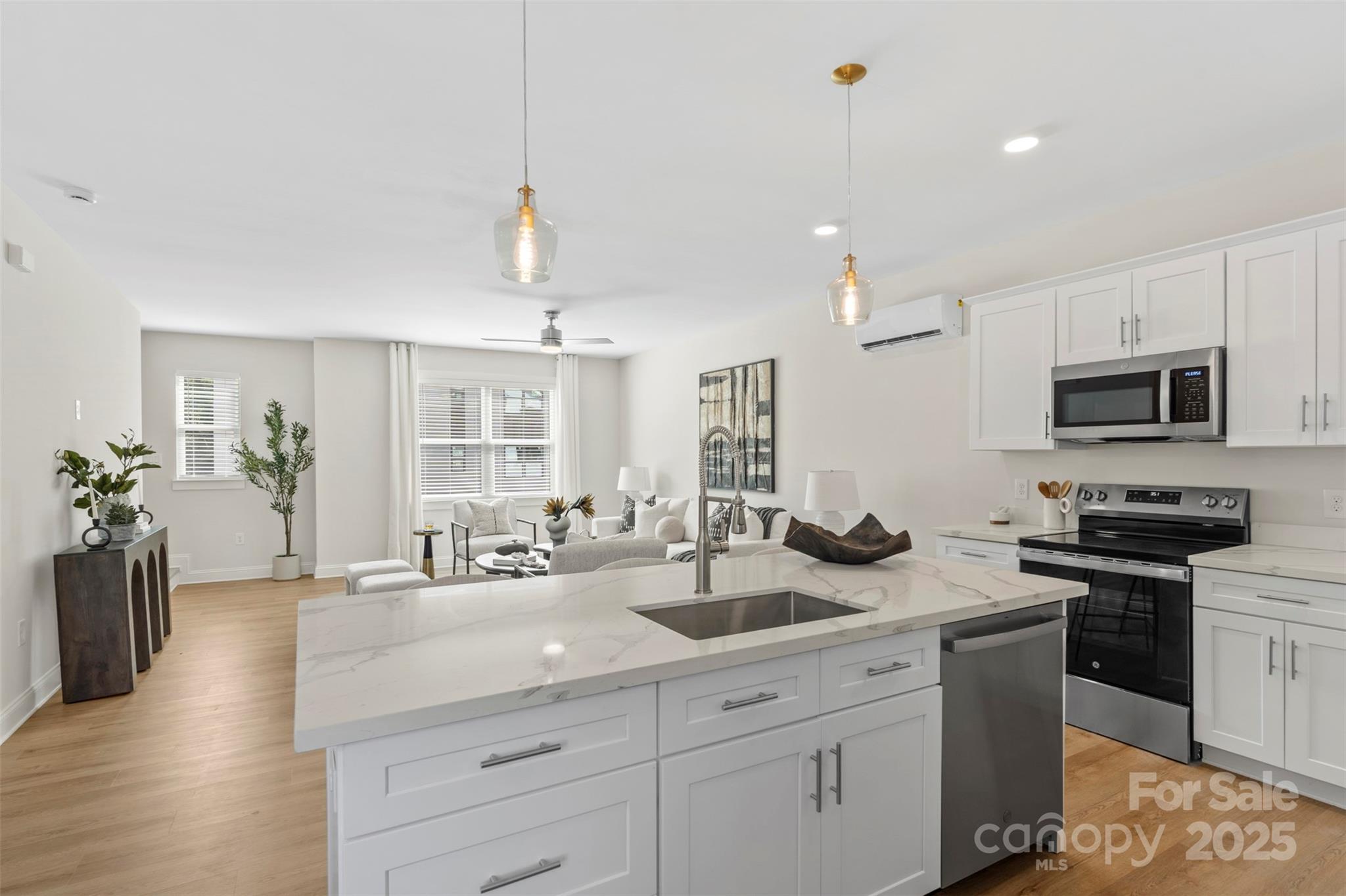 1120 Wonder Way Property Photo 13