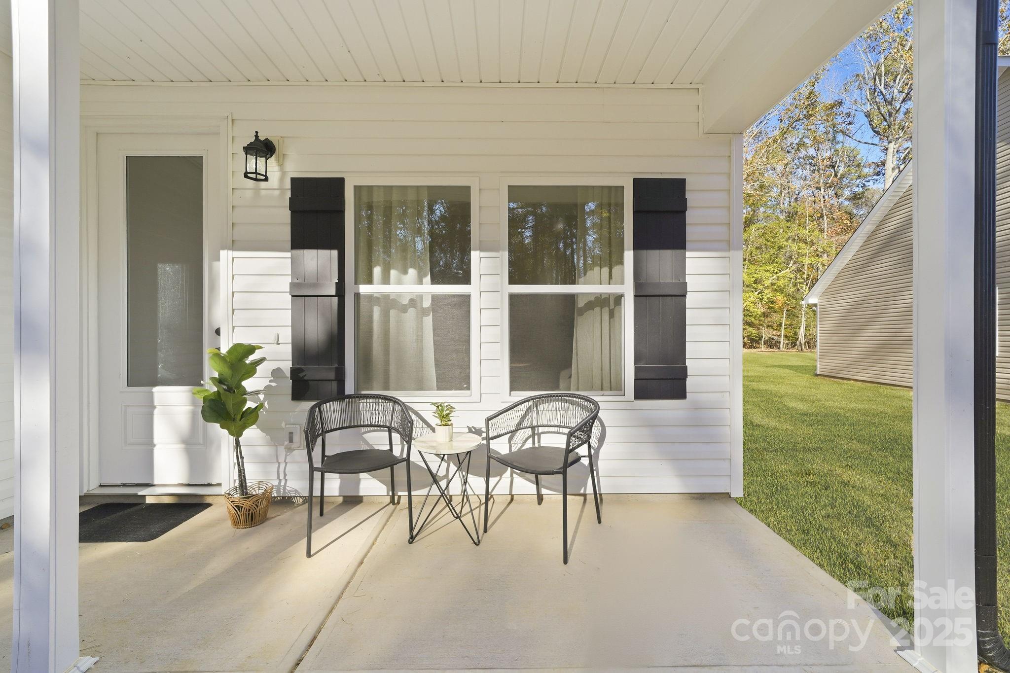 285 Mainsail Road Property Photo 4