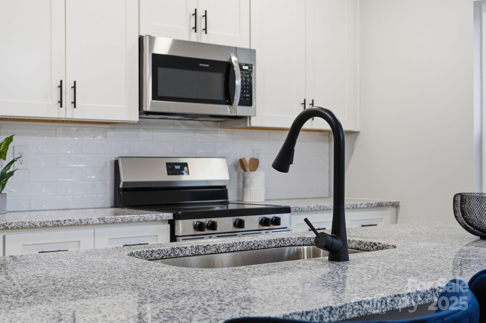 285 Mainsail Road Property Photo 15