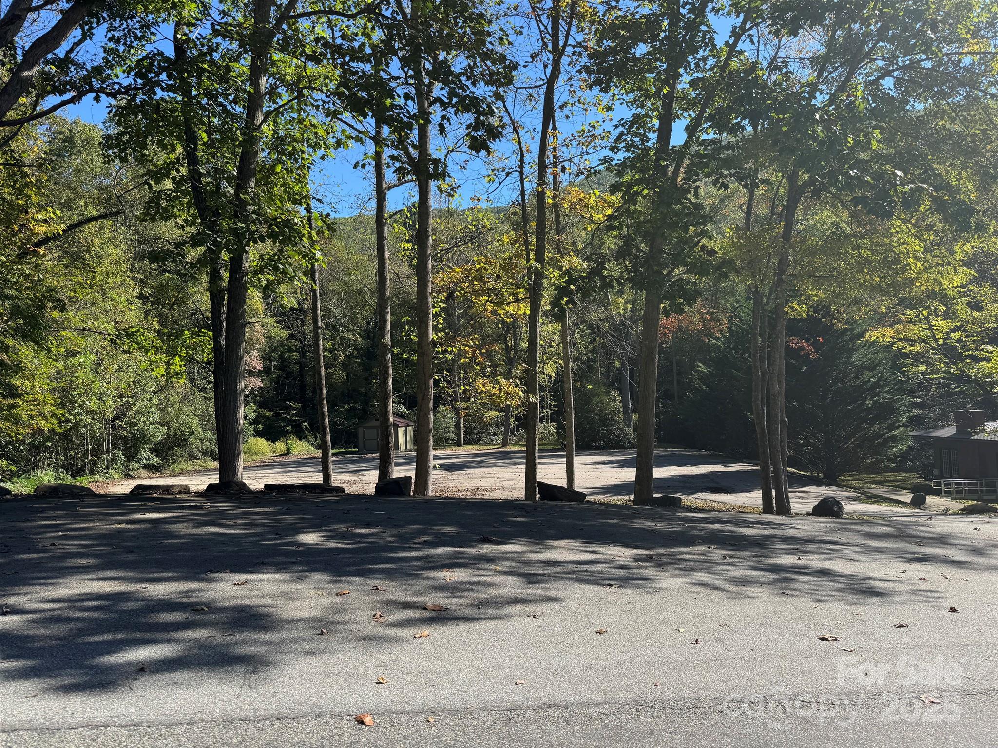999 Red Oak Forest Road Property Photo 9