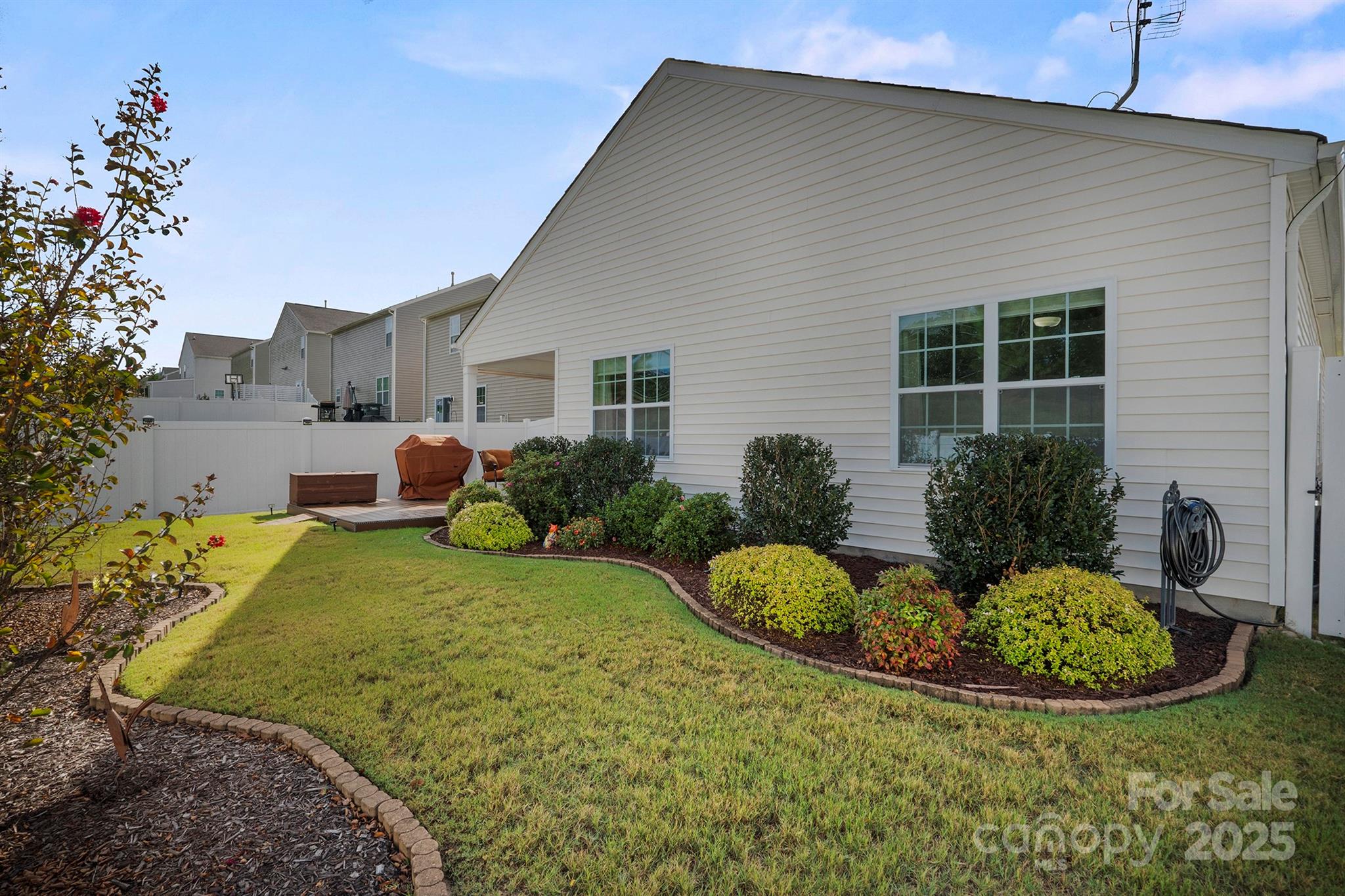 2422 Sugar Court Property Photo 2