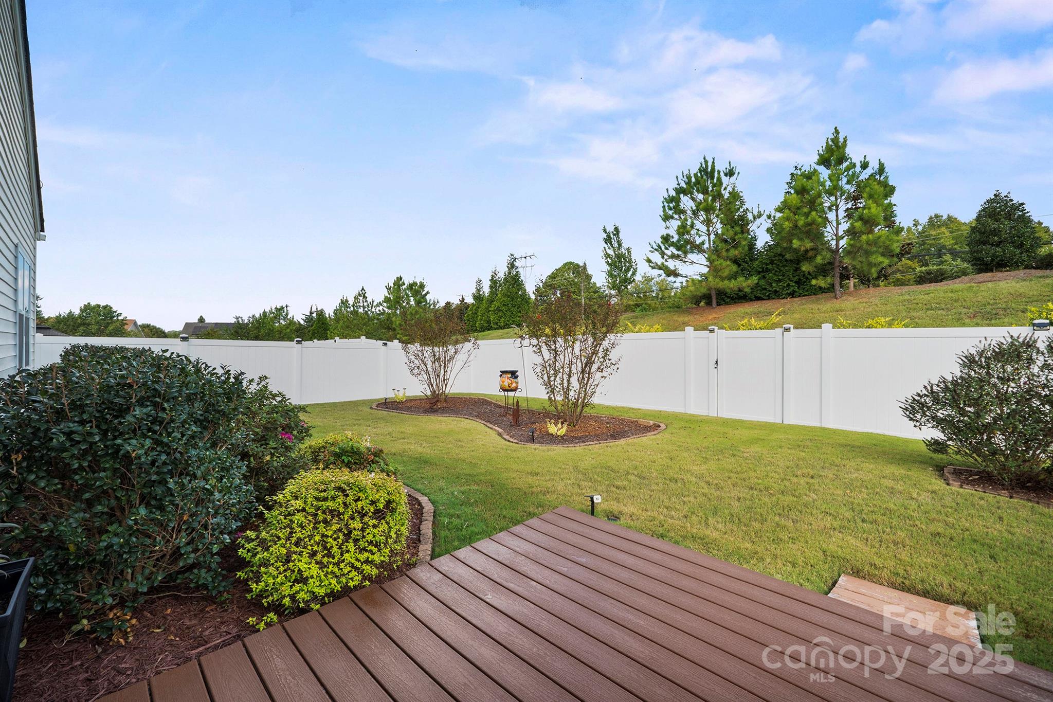 2422 Sugar Court Property Photo 4