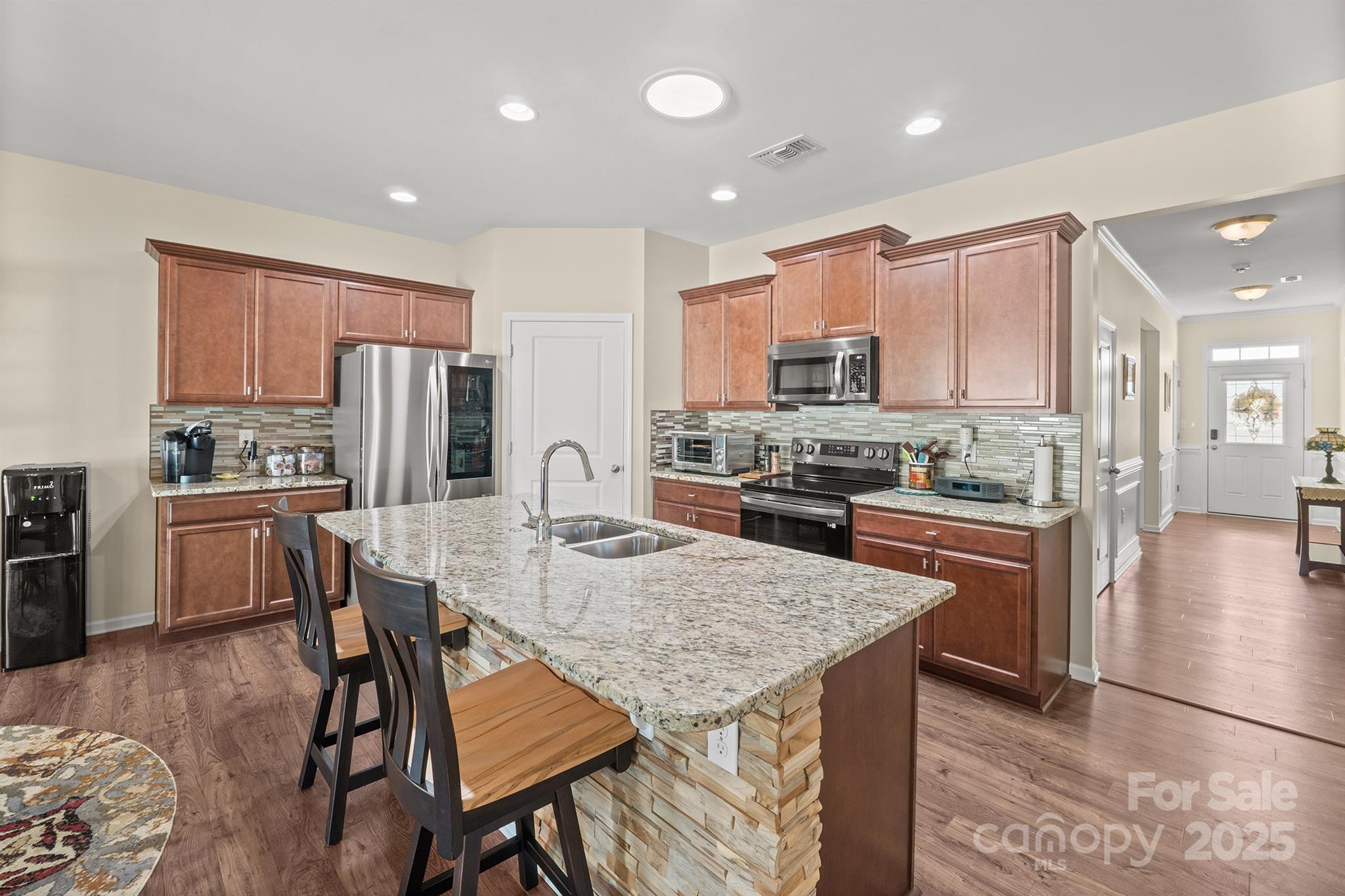 2422 Sugar Court Property Photo 6