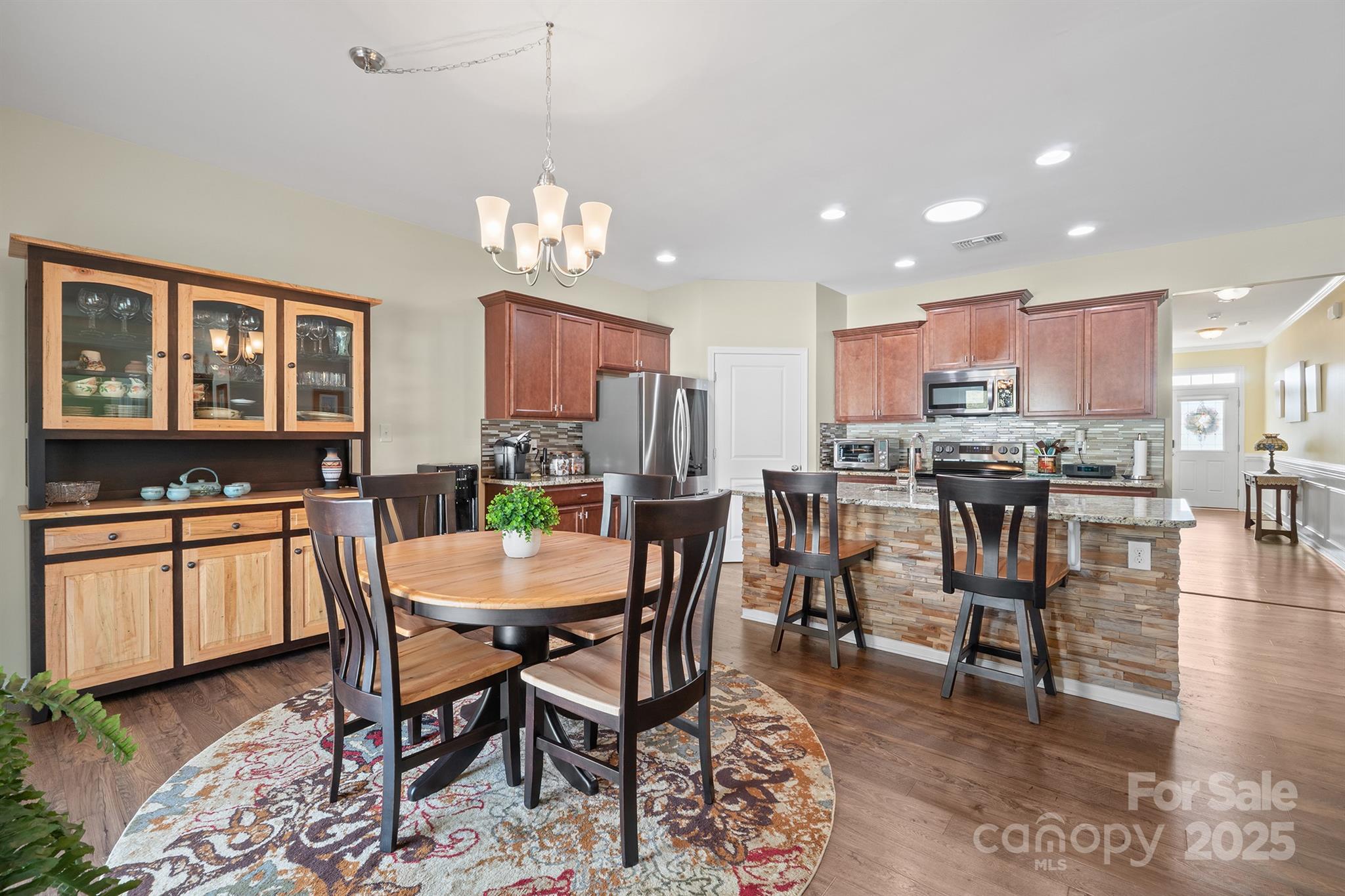 2422 Sugar Court Property Photo 9