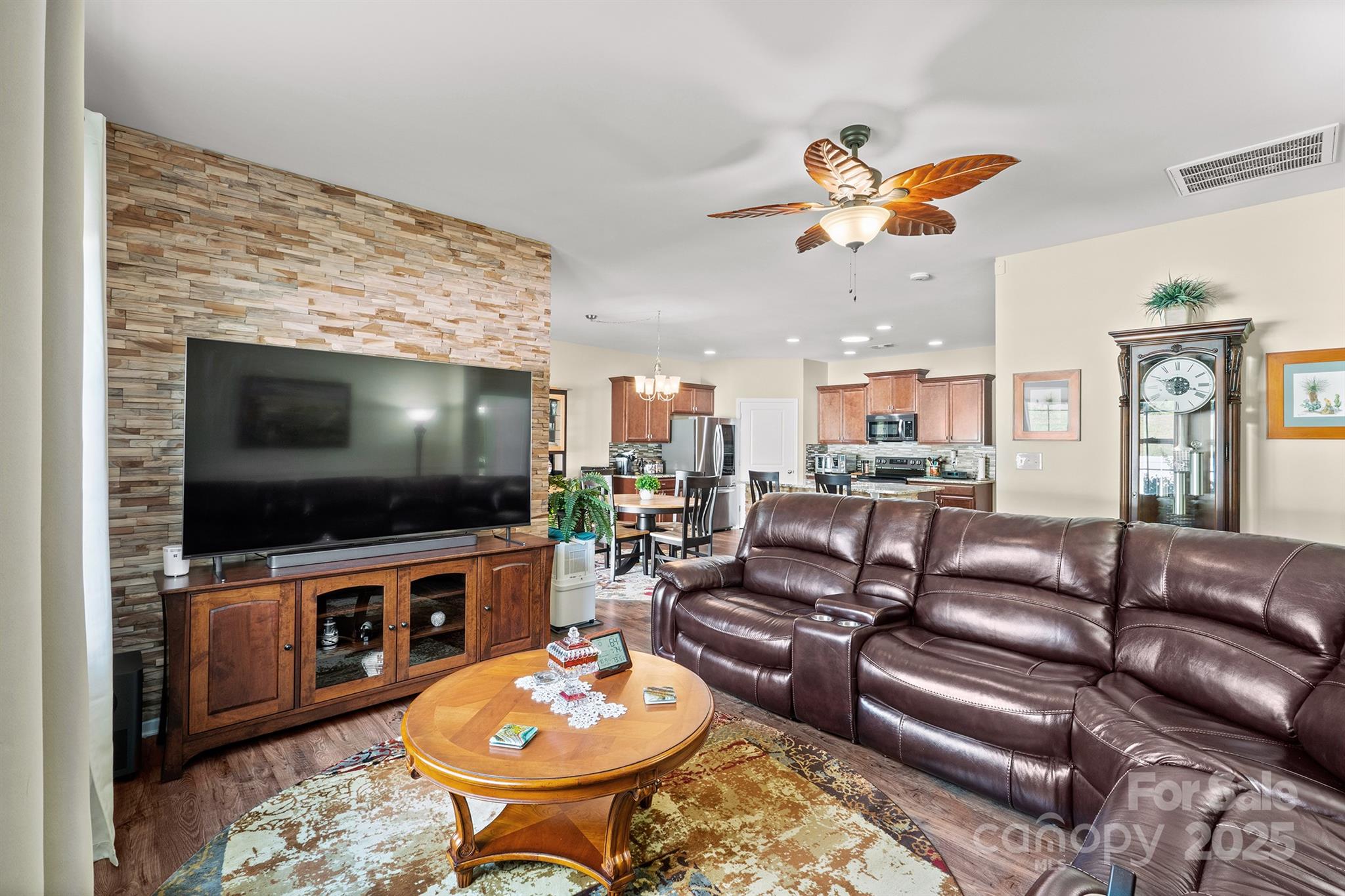 2422 Sugar Court Property Photo 12