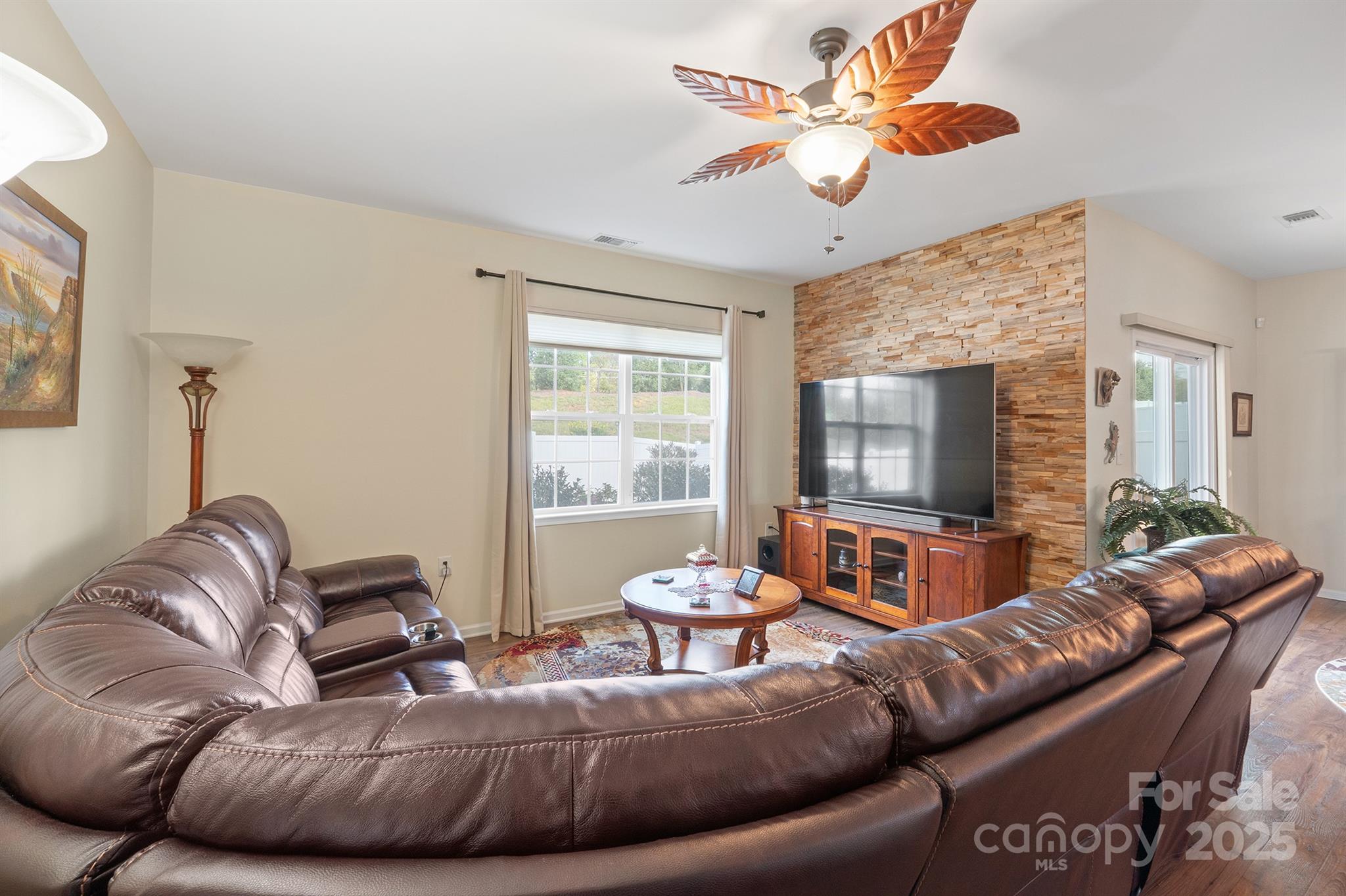 2422 Sugar Court Property Photo 13