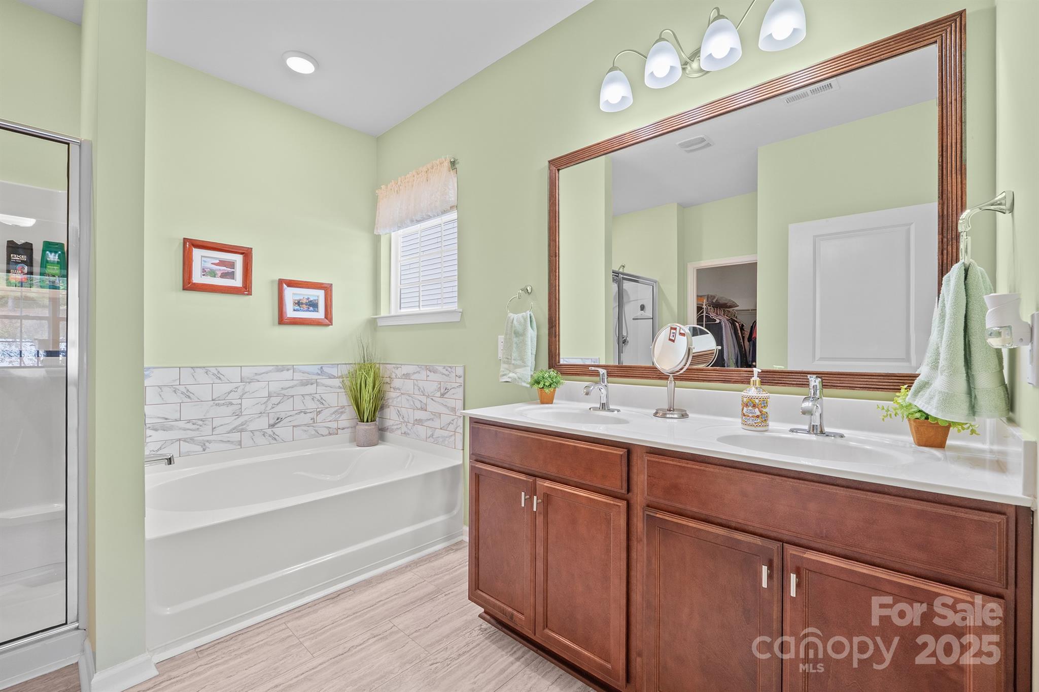 2422 Sugar Court Property Photo 18