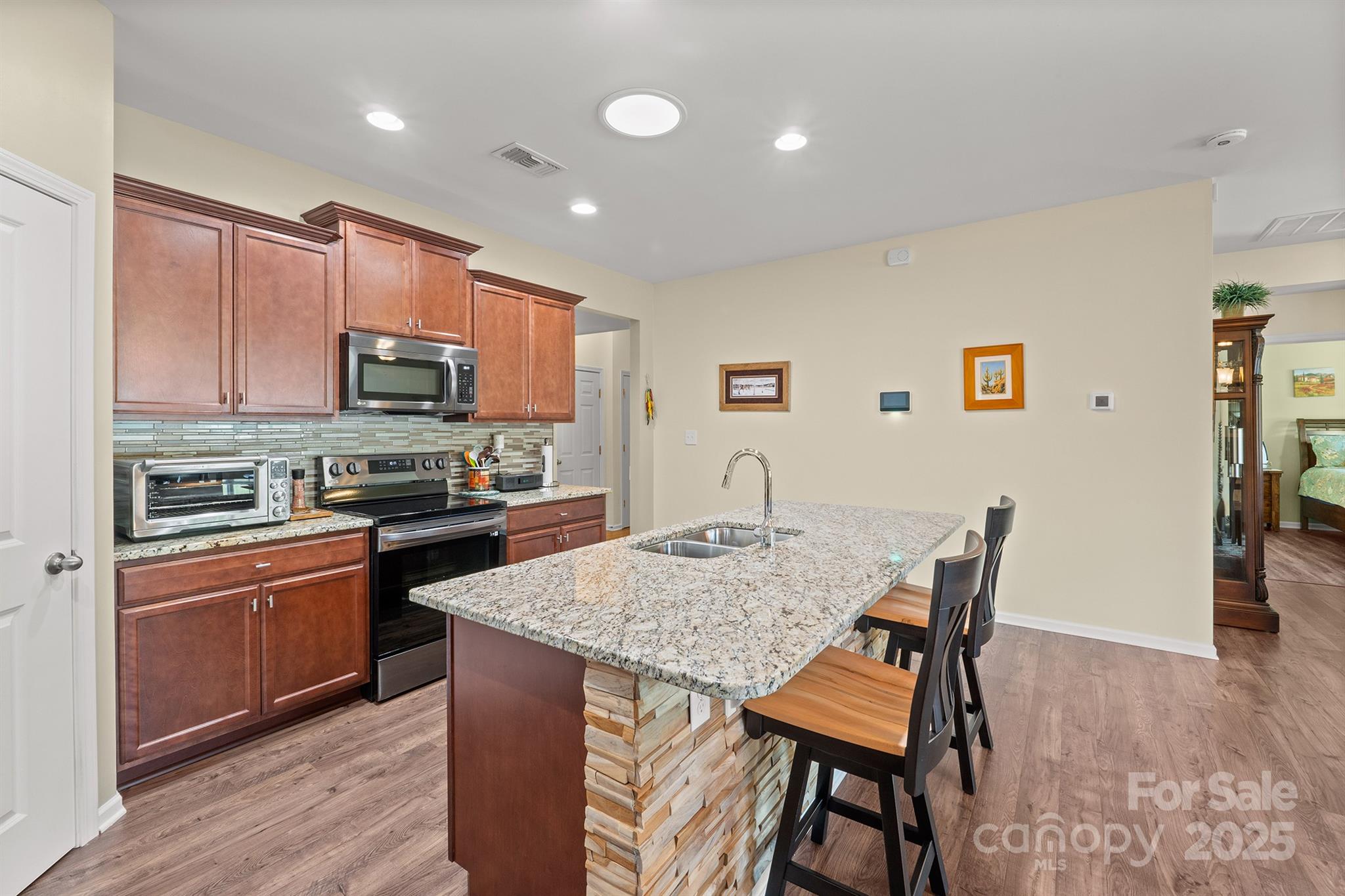 2422 Sugar Court Property Photo 35