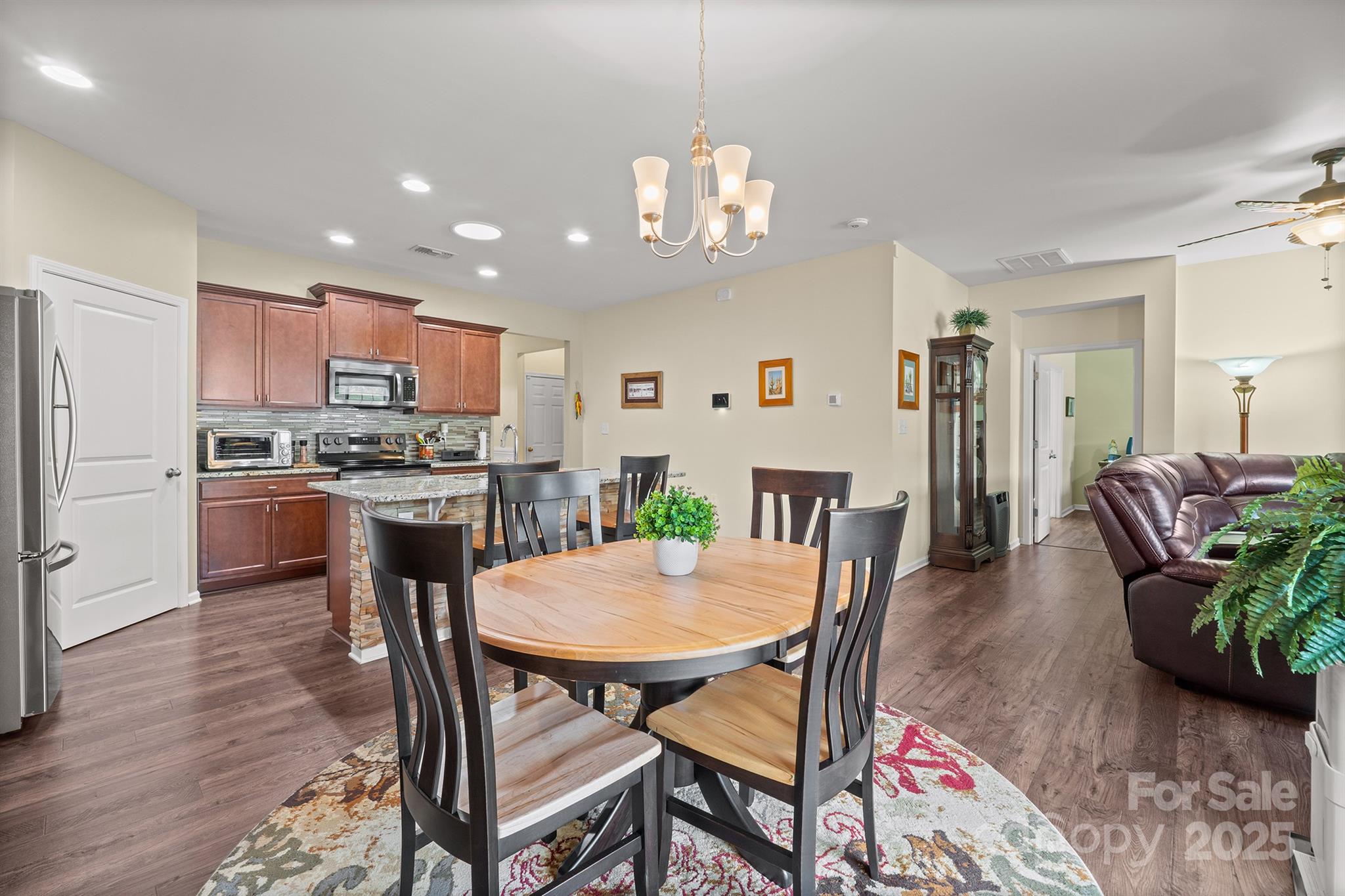 2422 Sugar Court Property Photo 36