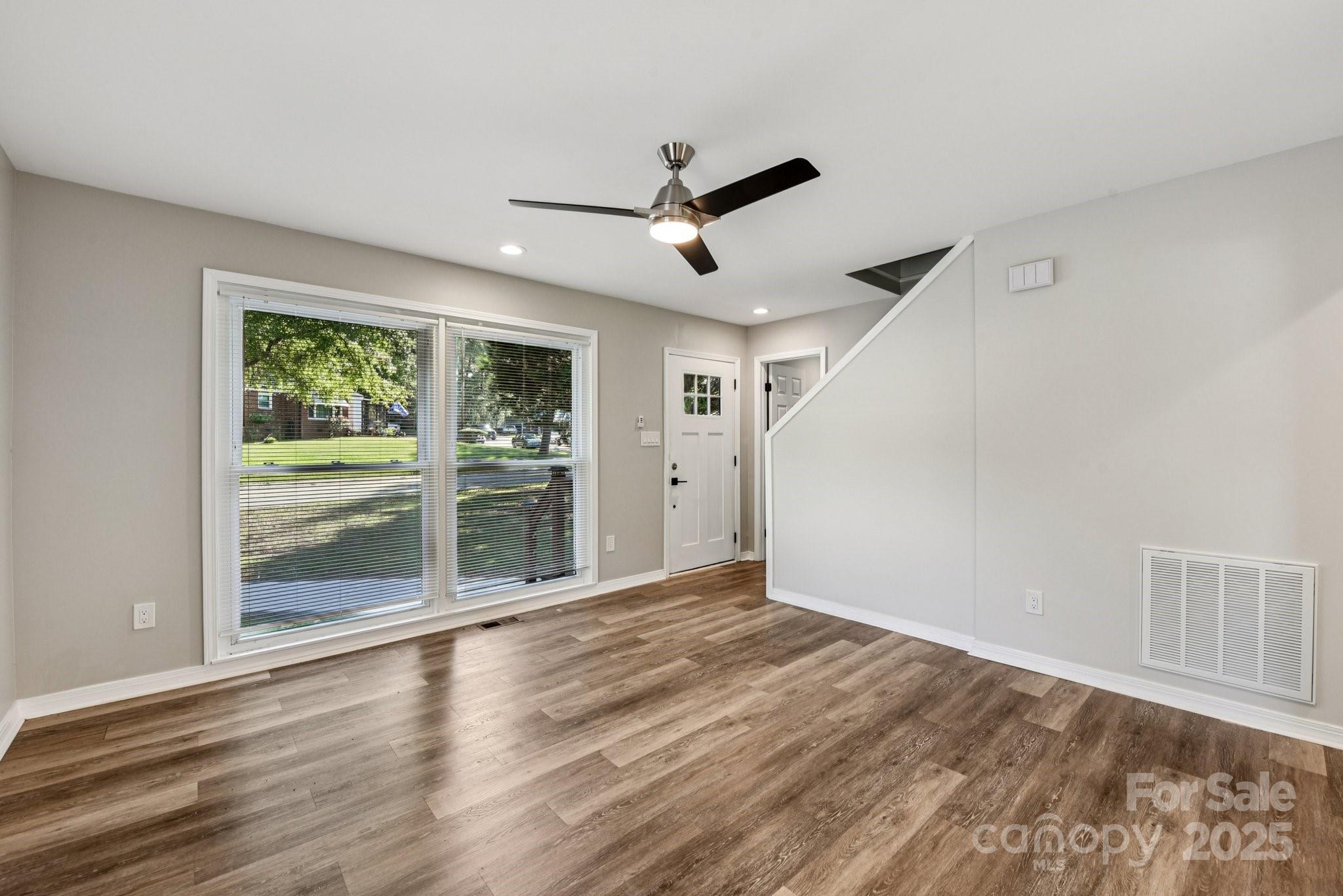 3209 Eastwood Drive Property Photo 8