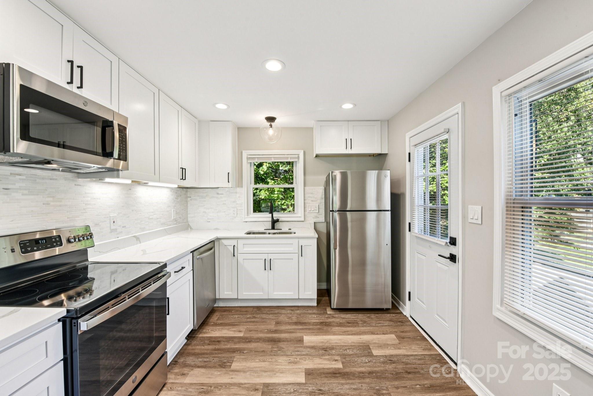 3209 Eastwood Drive Property Photo 10