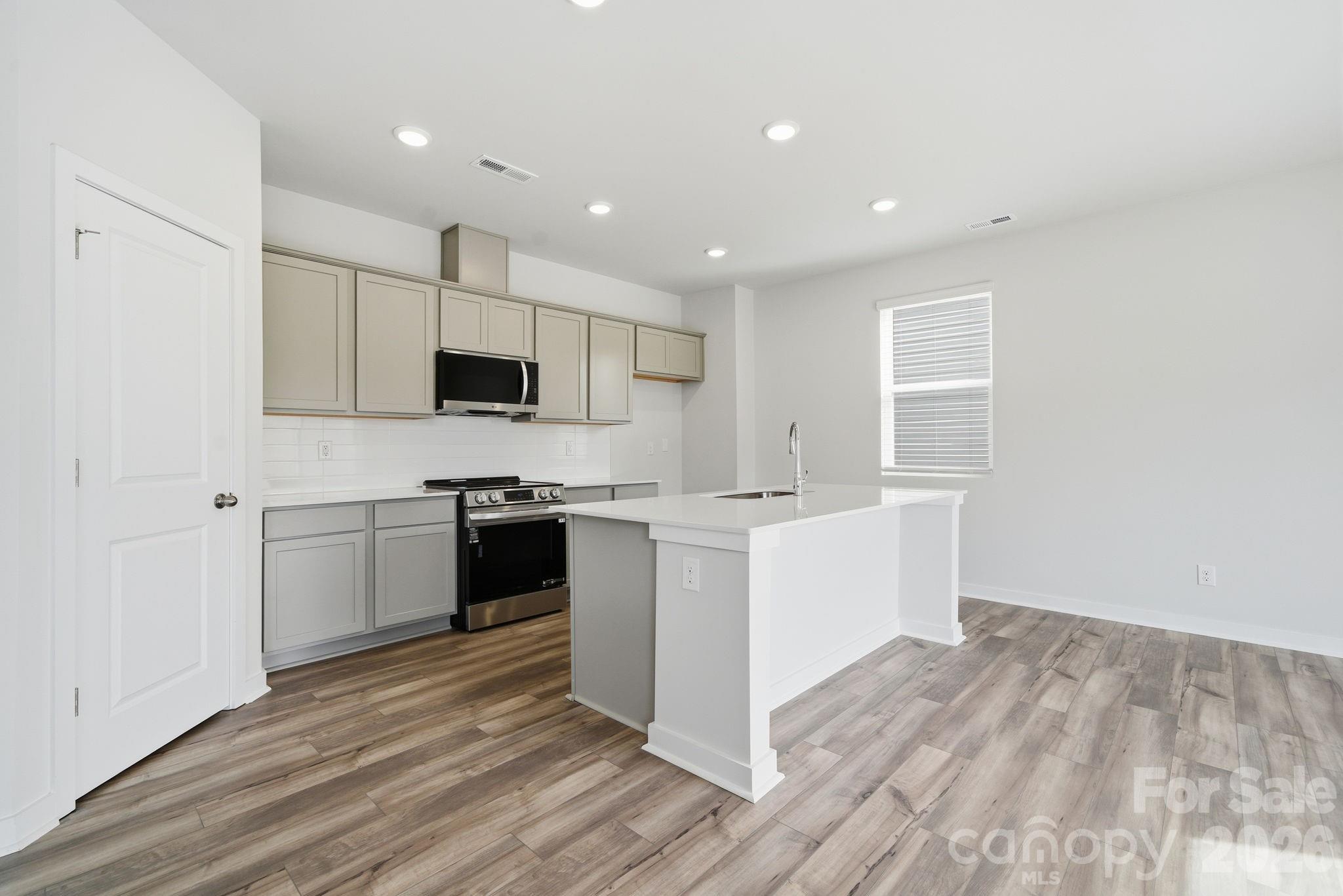232 Bezelle Avenue Property Photo 2