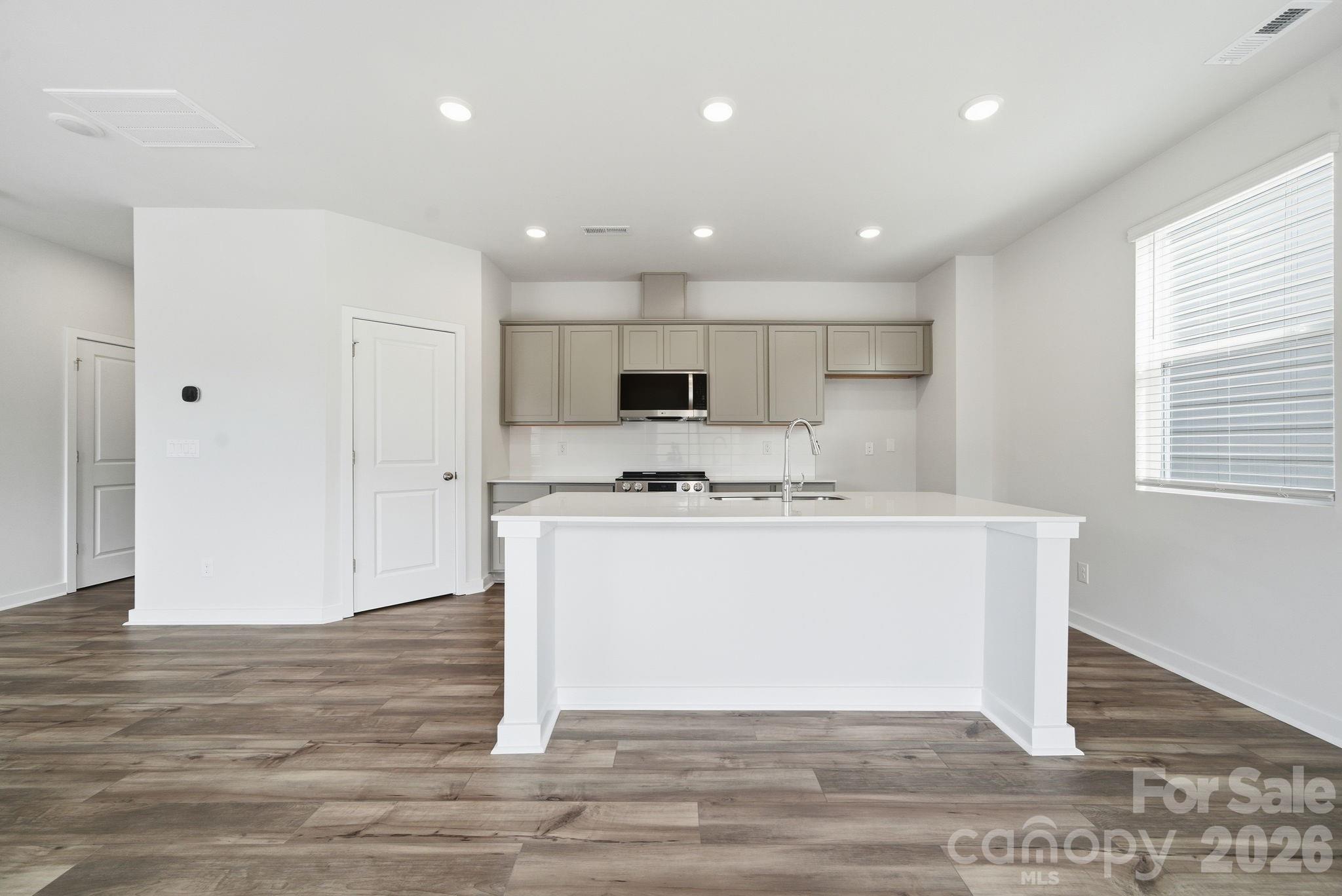 232 Bezelle Avenue Property Photo 3