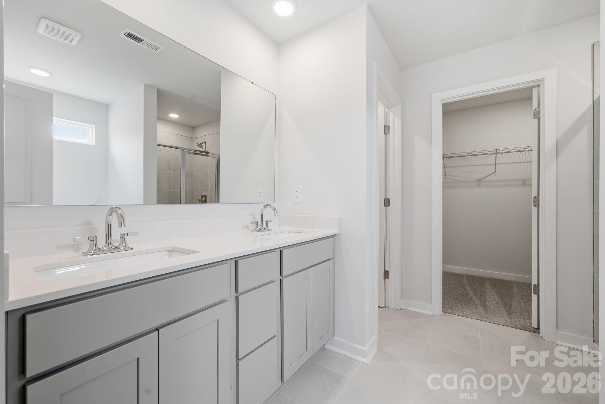 232 Bezelle Avenue Property Photo 4