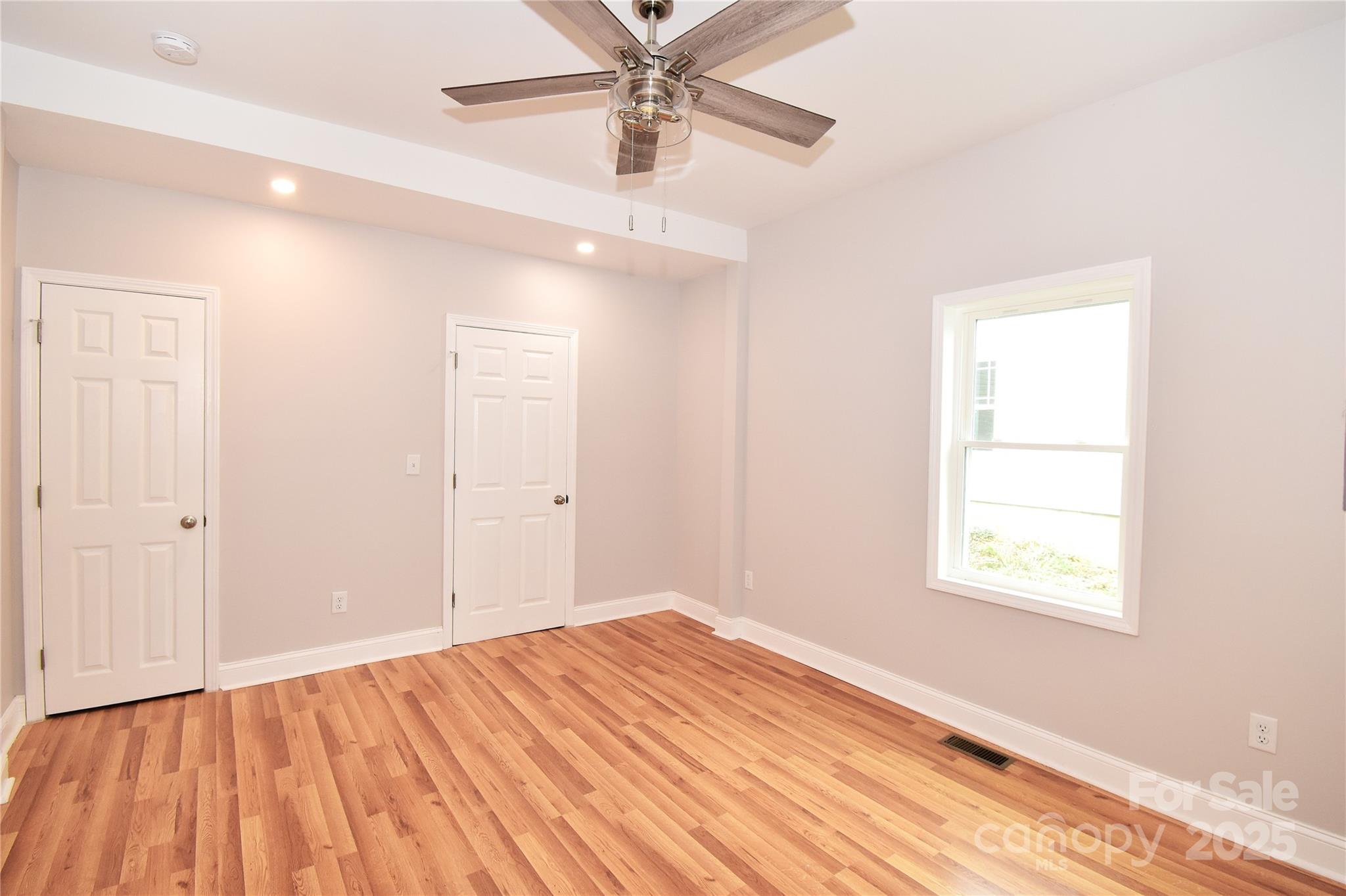 223 N Main Street Property Photo 11
