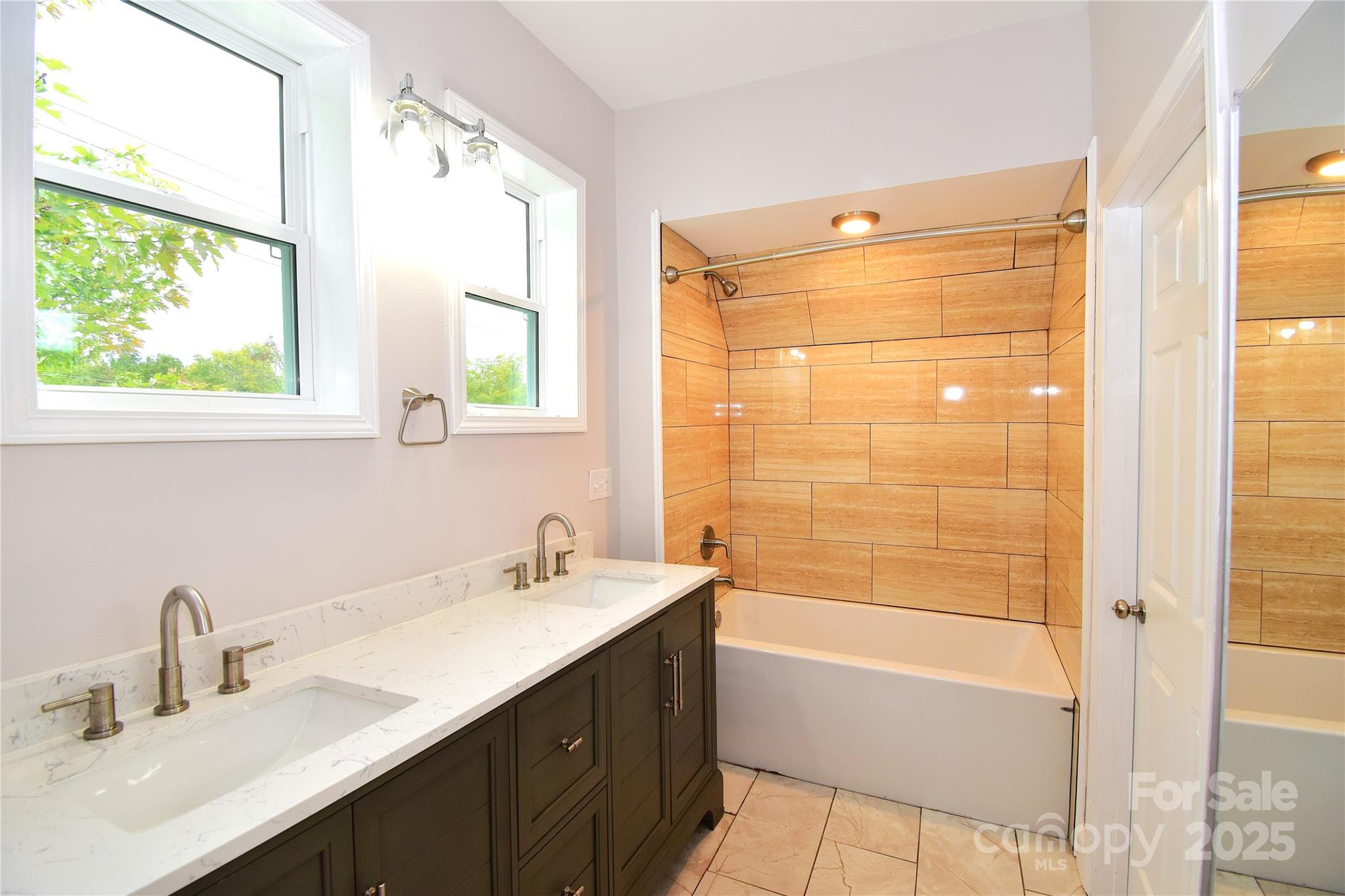 223 N Main Street Property Photo 21