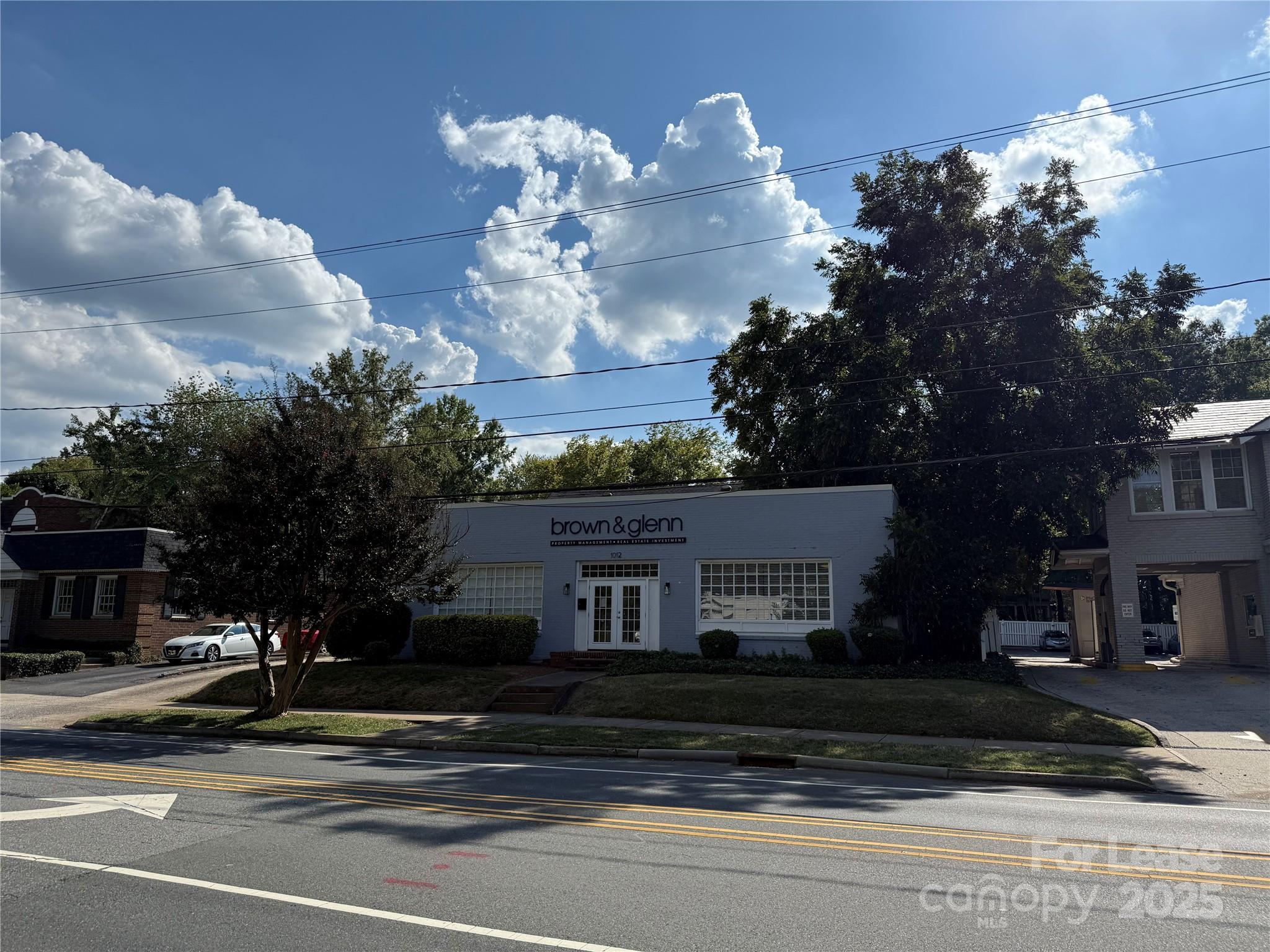 1012 East Boulevard Property Photo 2