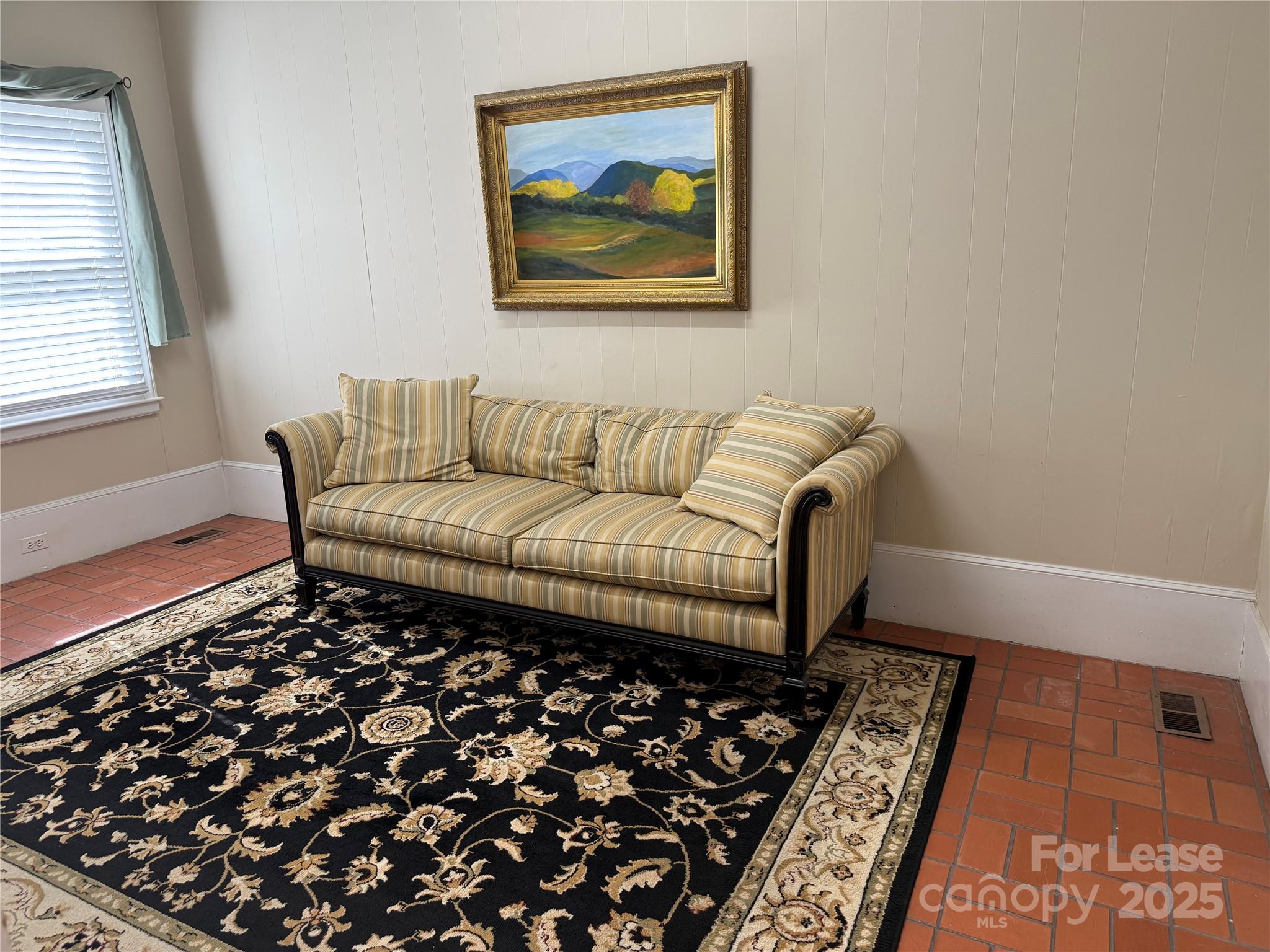 1012 East Boulevard Property Photo 3