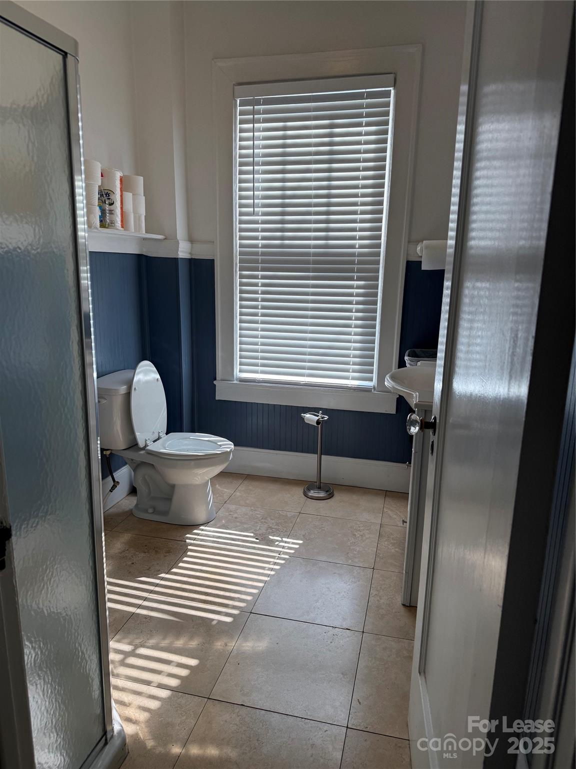 1012 East Boulevard Property Photo 5