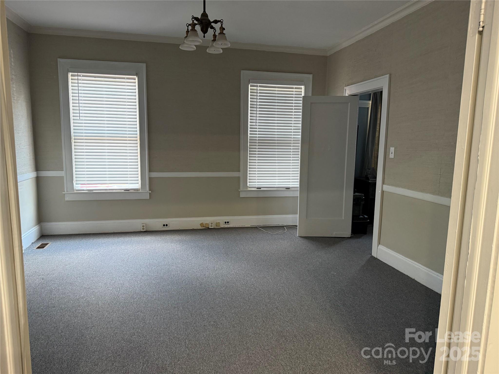1012 East Boulevard Property Photo 9