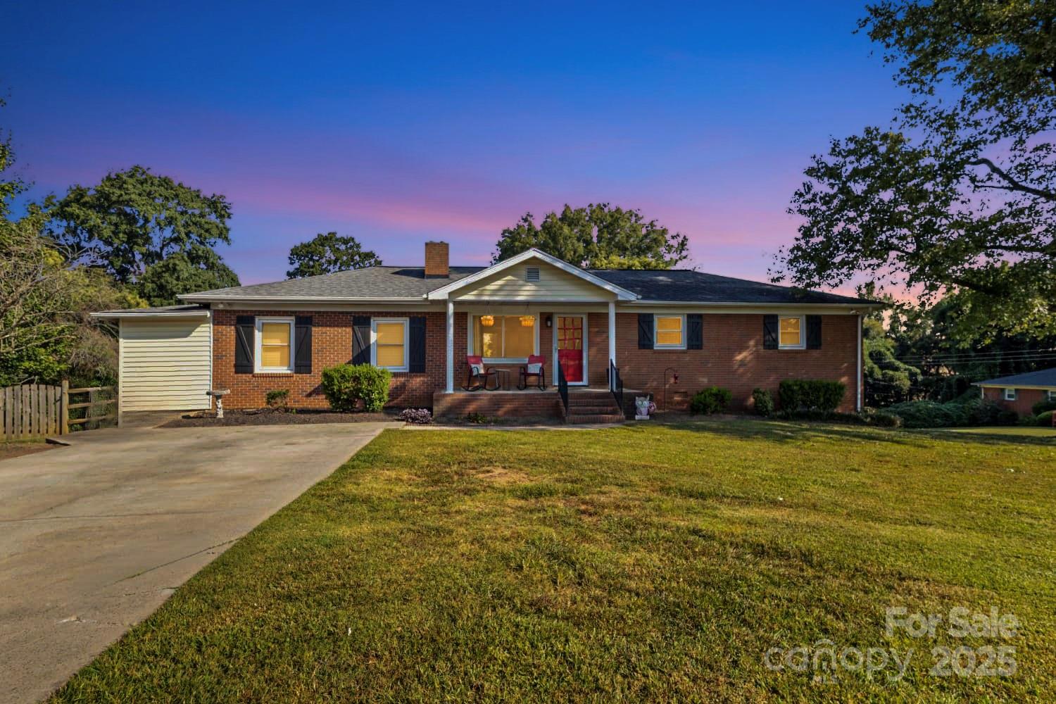 114 Warren Drive Property Photo 4