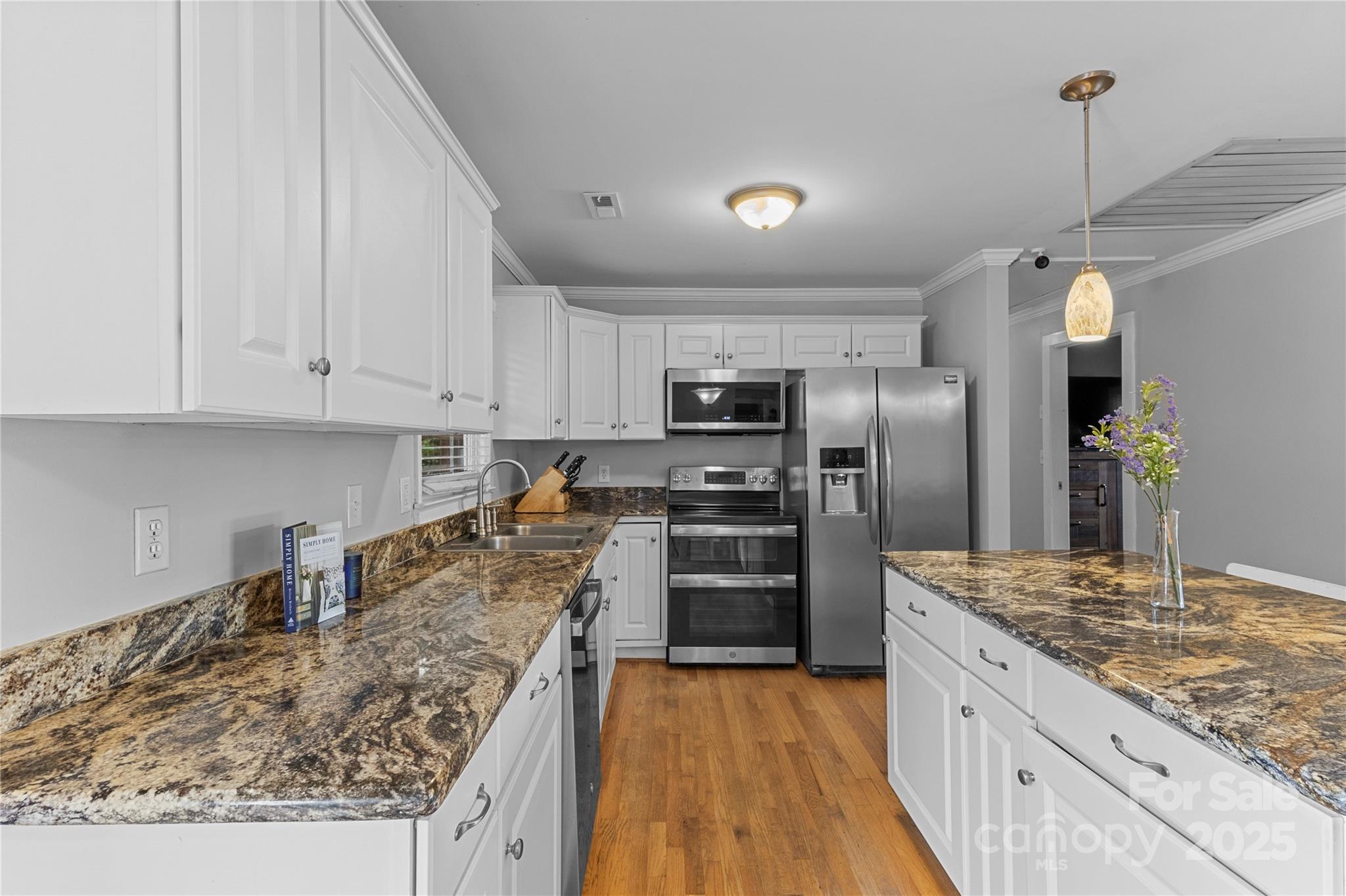 114 Warren Drive Property Photo 6