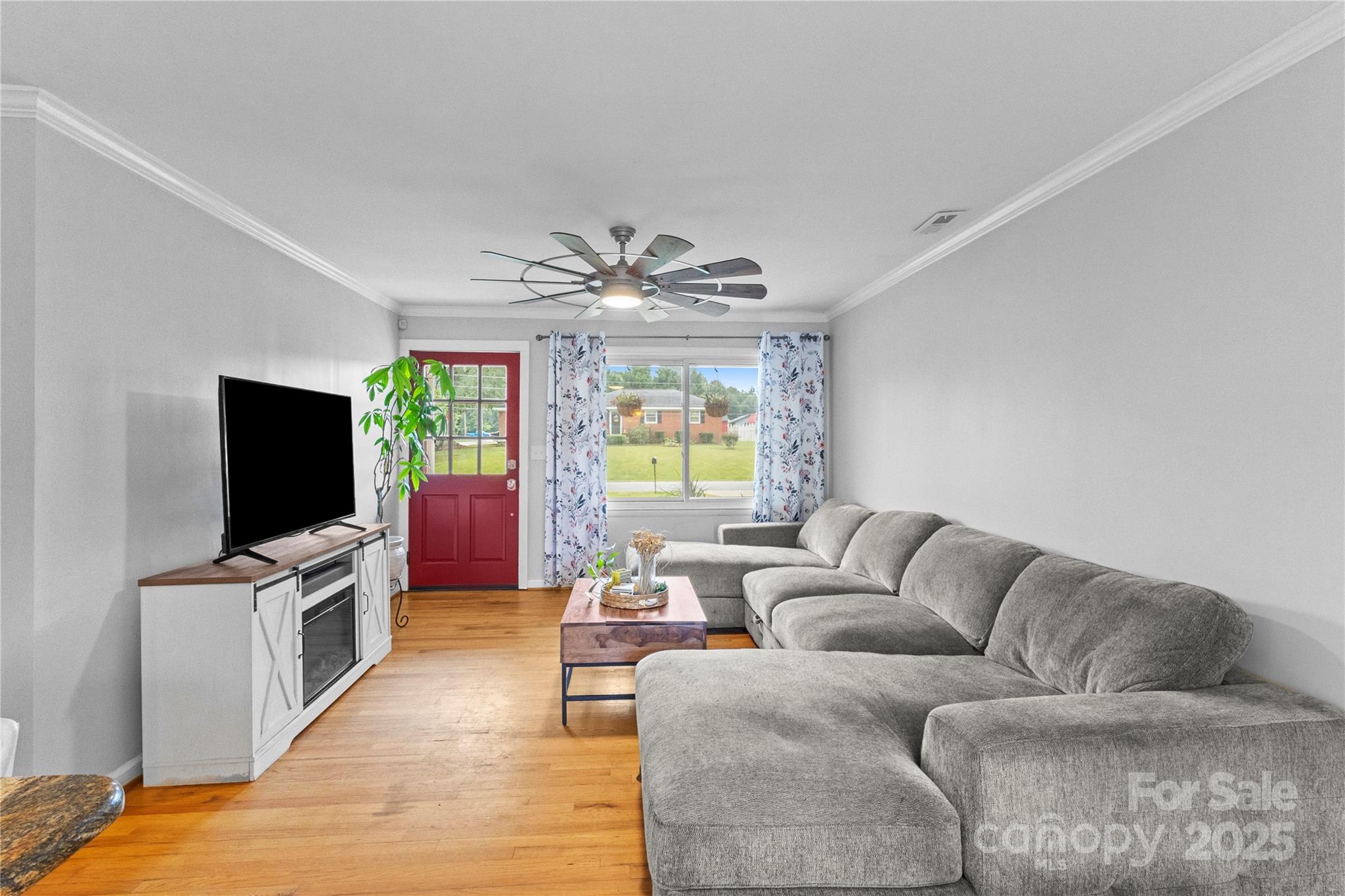 114 Warren Drive Property Photo 8