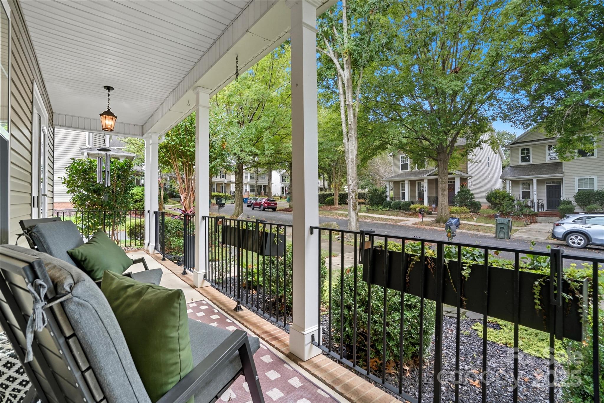 10048 Switchyard Drive Property Photo 4