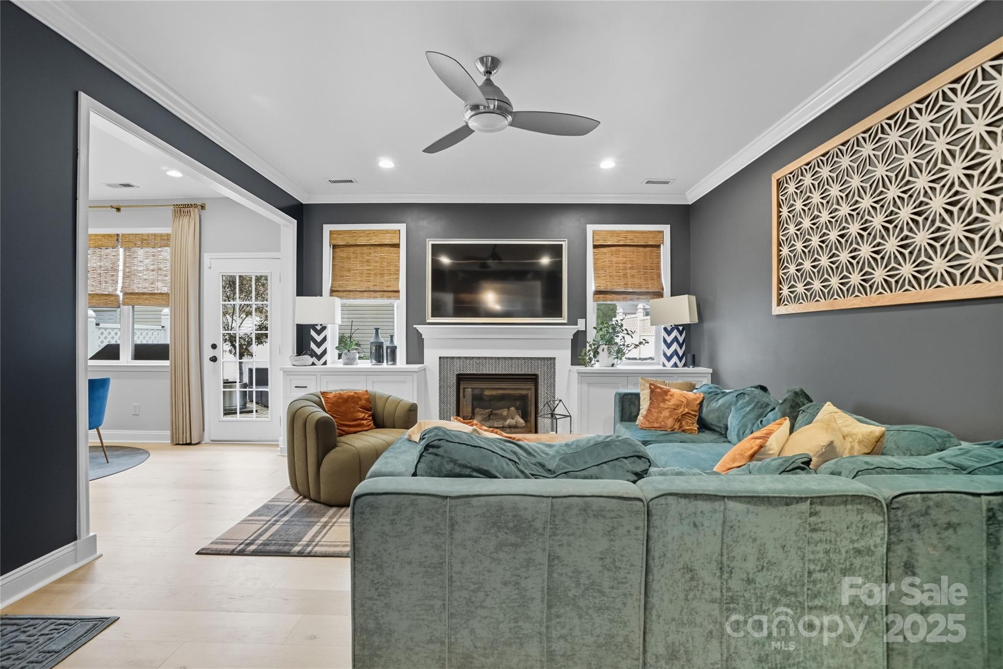 10048 Switchyard Drive Property Photo 7