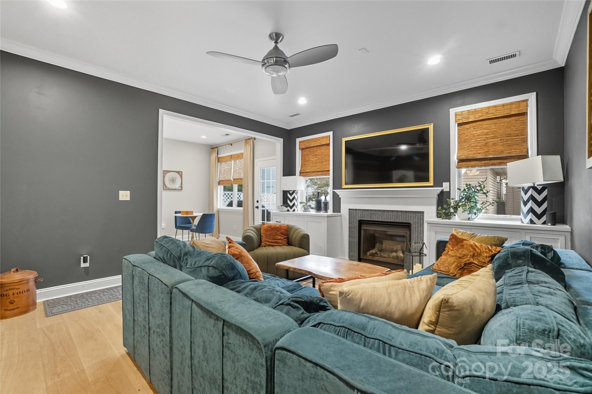 10048 Switchyard Drive Property Photo 8